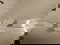 roomsBed