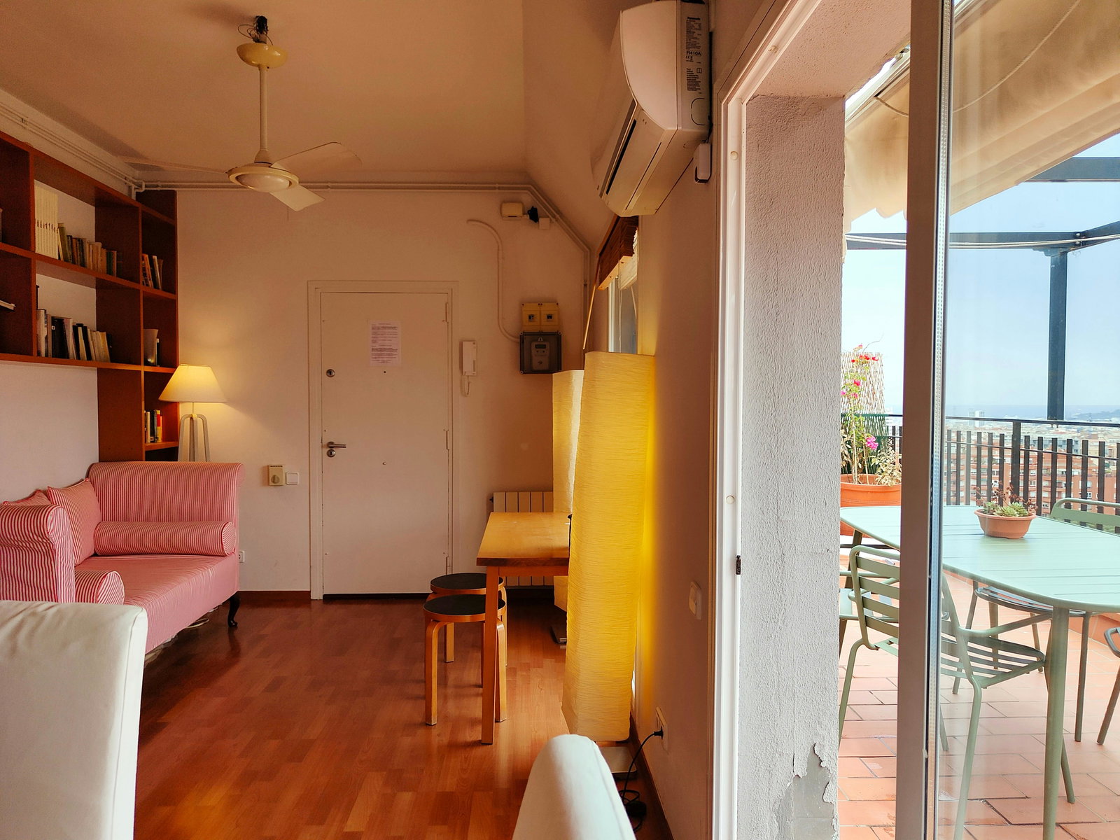 Living area connected to the terrace
