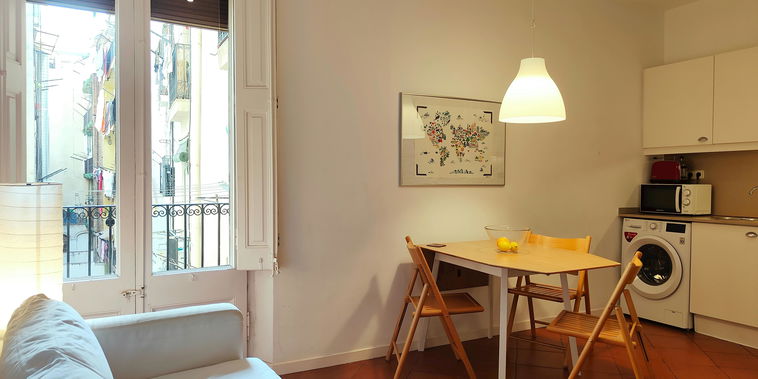 Unbeatable location for this comfortable, well-equipped 2-person apartment.
