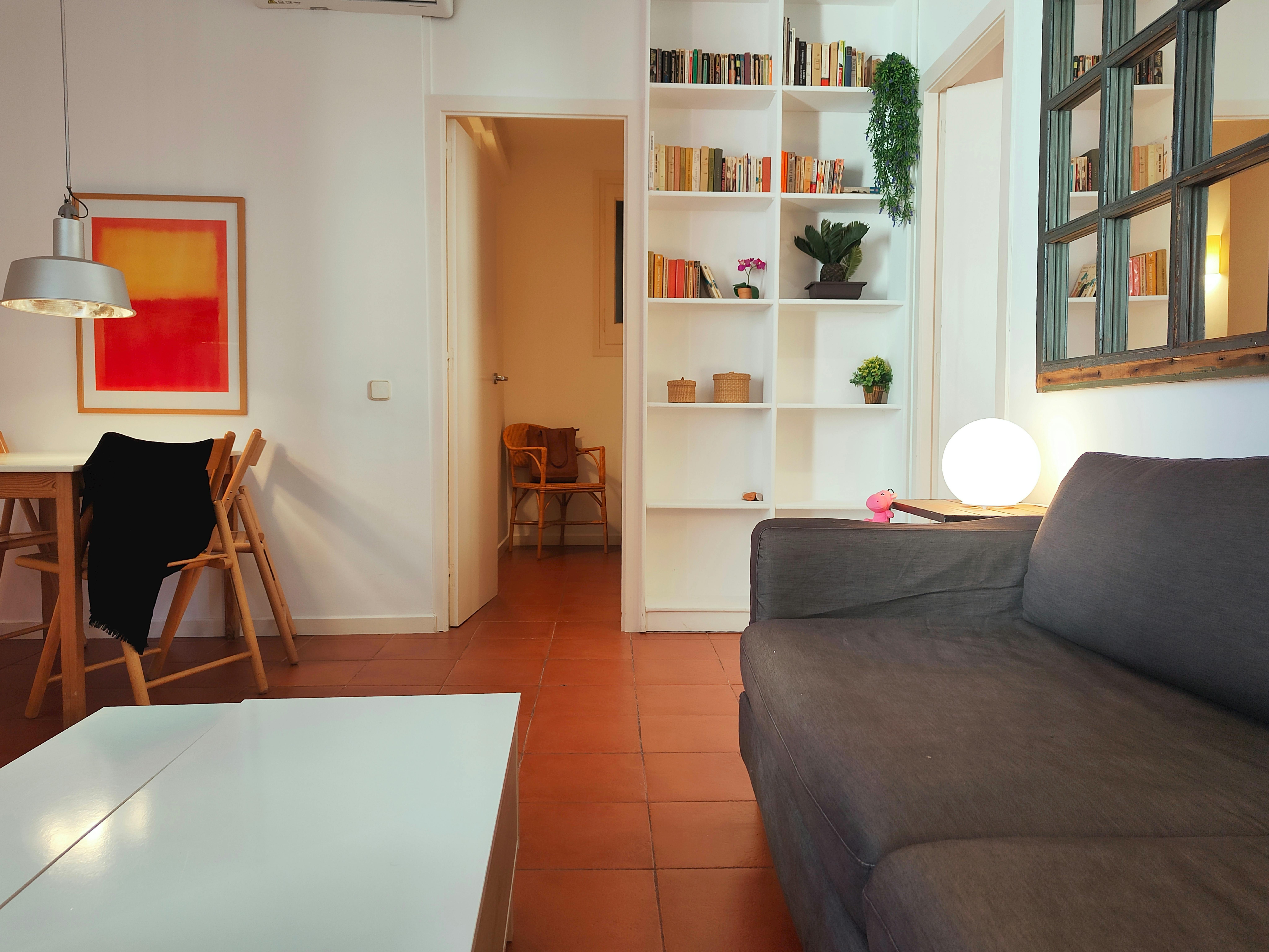 Open design with living and dining table in perfect harmony, designed to enjoy every corner.