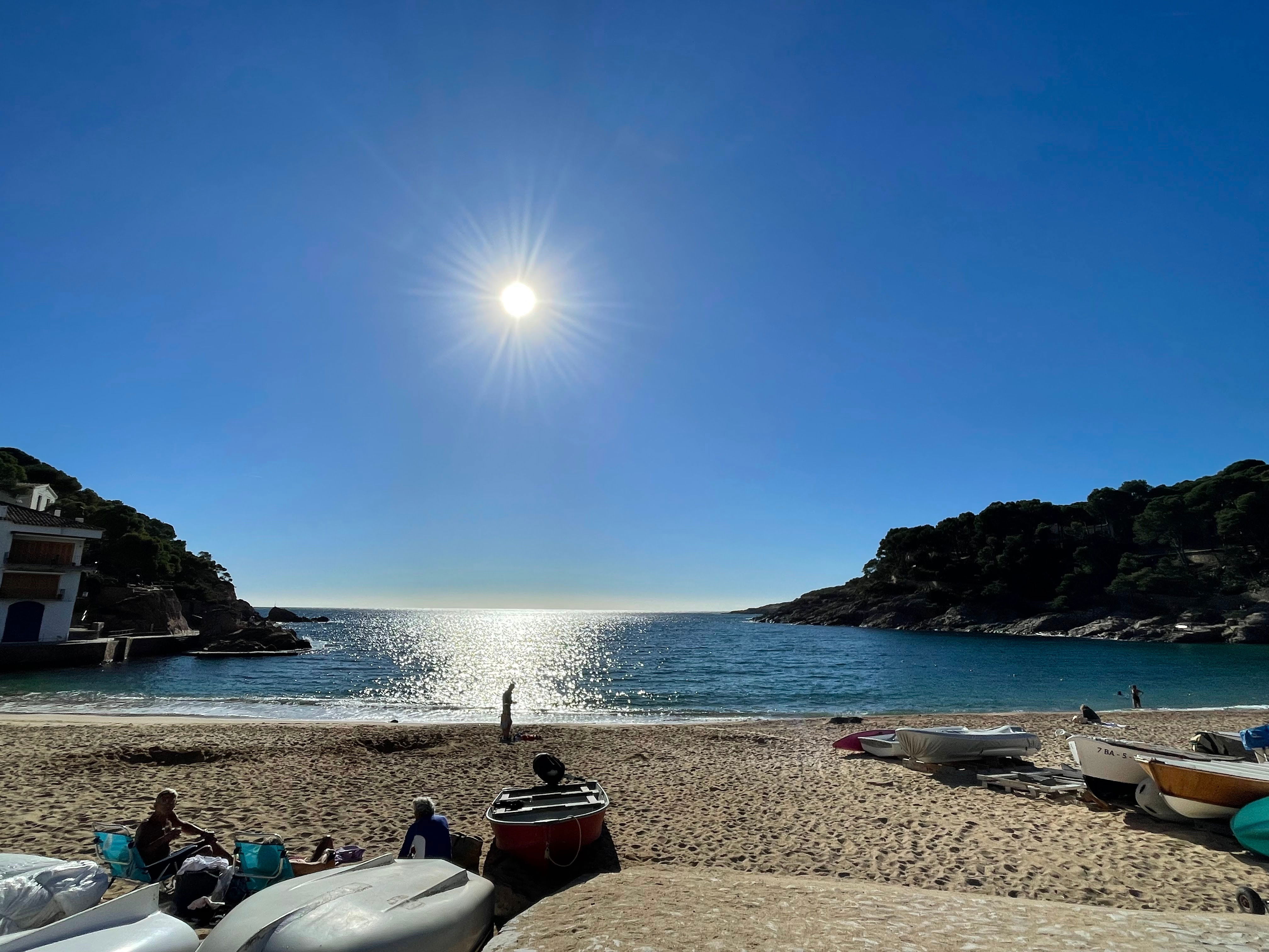 The beach of Tamariu will be right below your apartment. Enjoy the sun, swim and endulge yourself in the Costa Brava life.