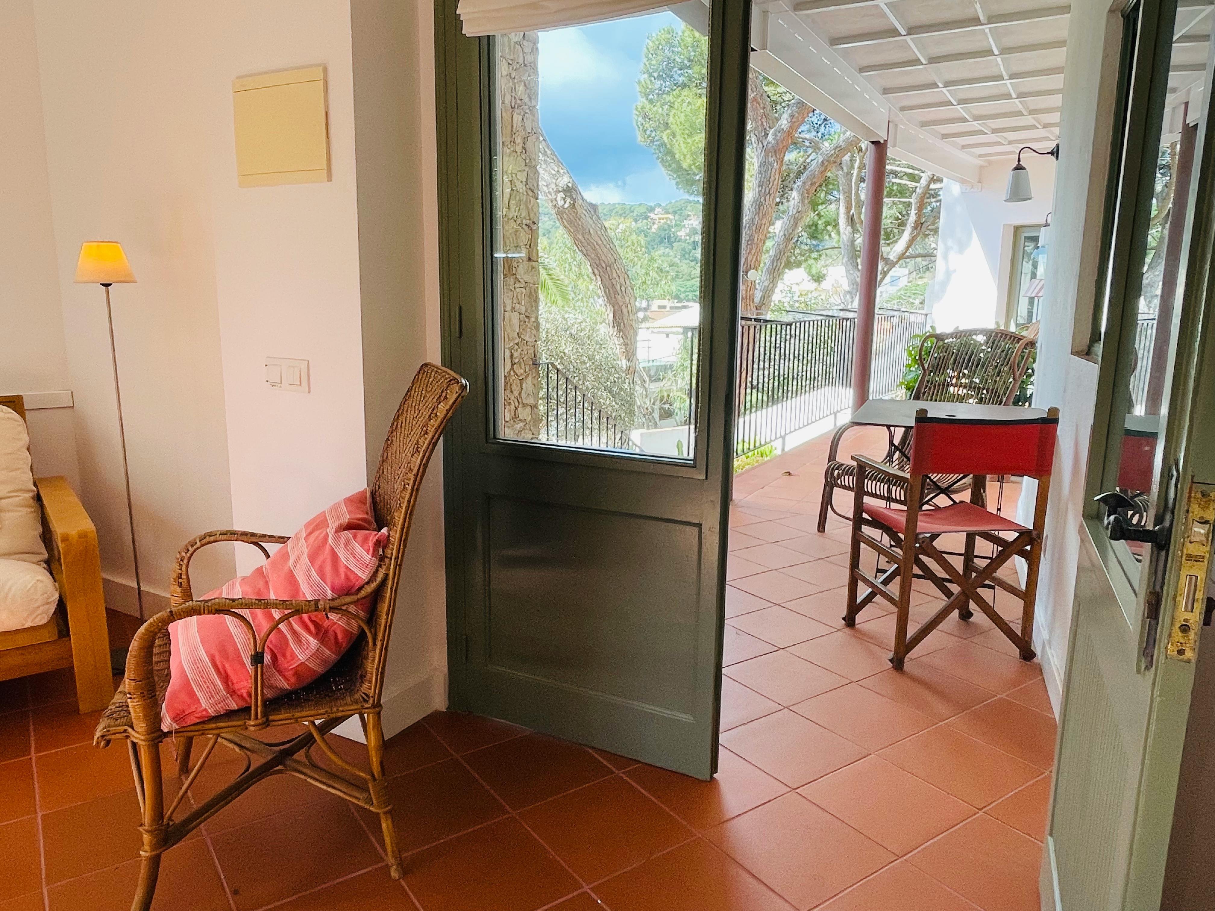 Step out onto your private balcony and take in the peaceful scenery, surrounded by lush greenery and the calm charm of the Costa Brava.