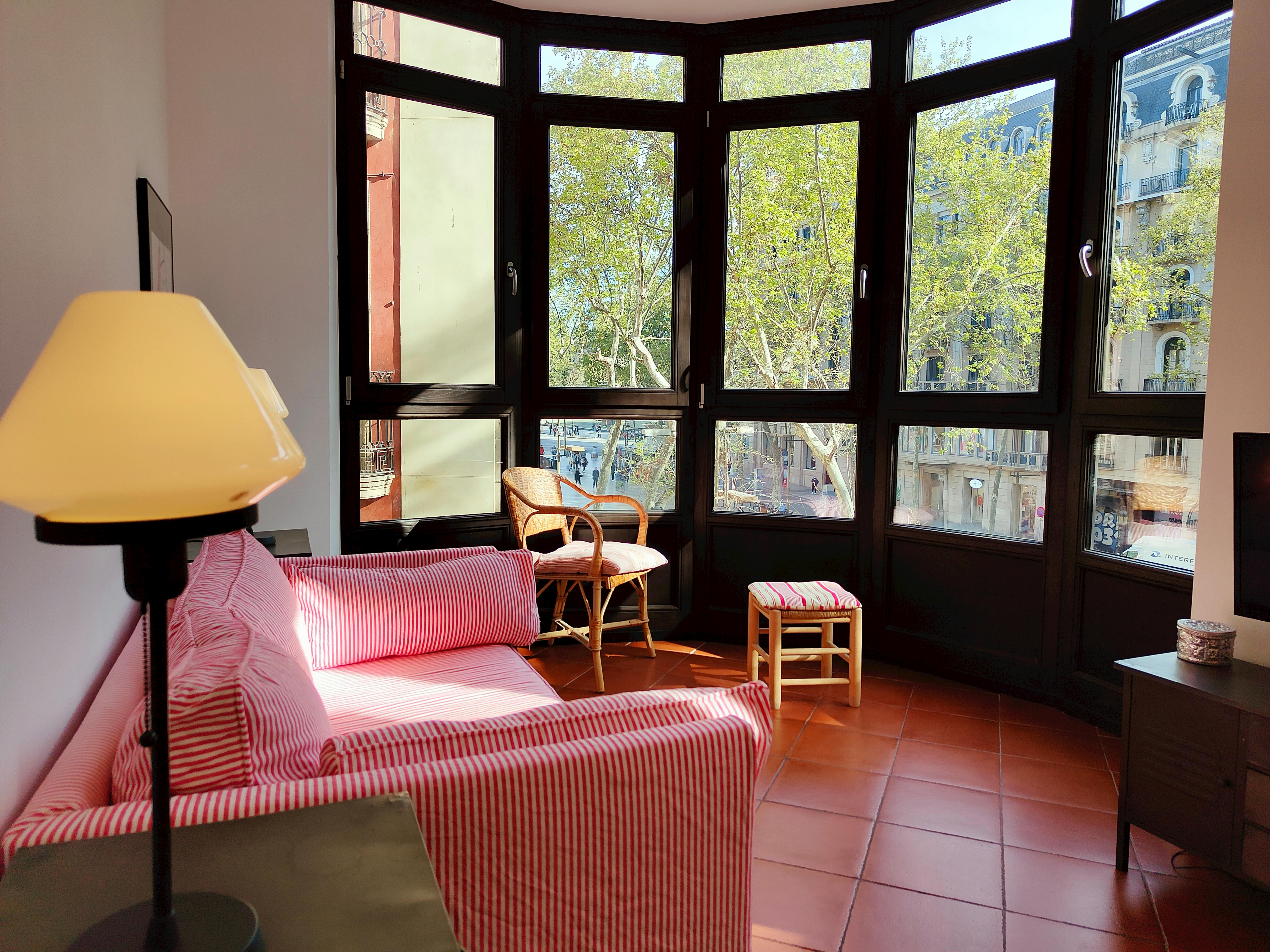 Apartamento luminoso de 1 dormitorio en La Rambla — Estancia mensual. RJ
