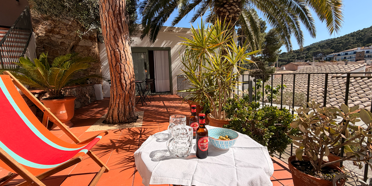 Tamariu 2 – Duplex met tuin & zon · wifi · Oase op 50 m van strand