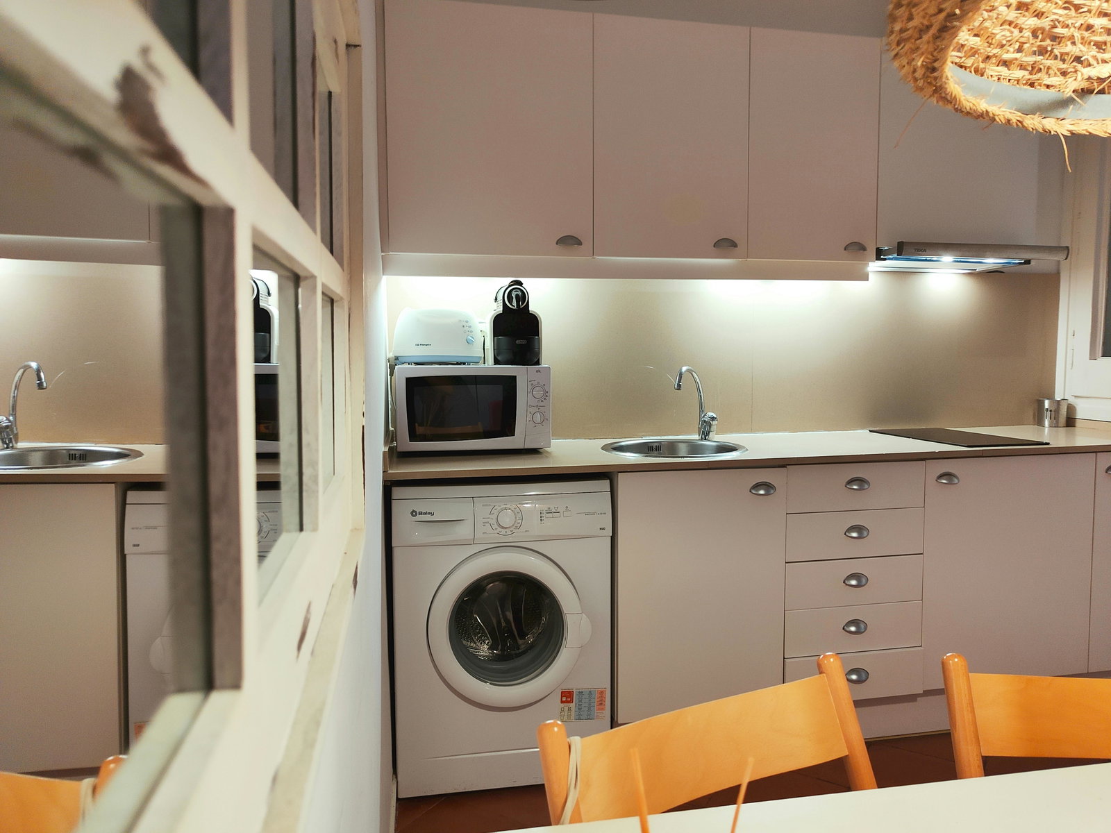 Practical and functional design, ideal for mid-term stays.