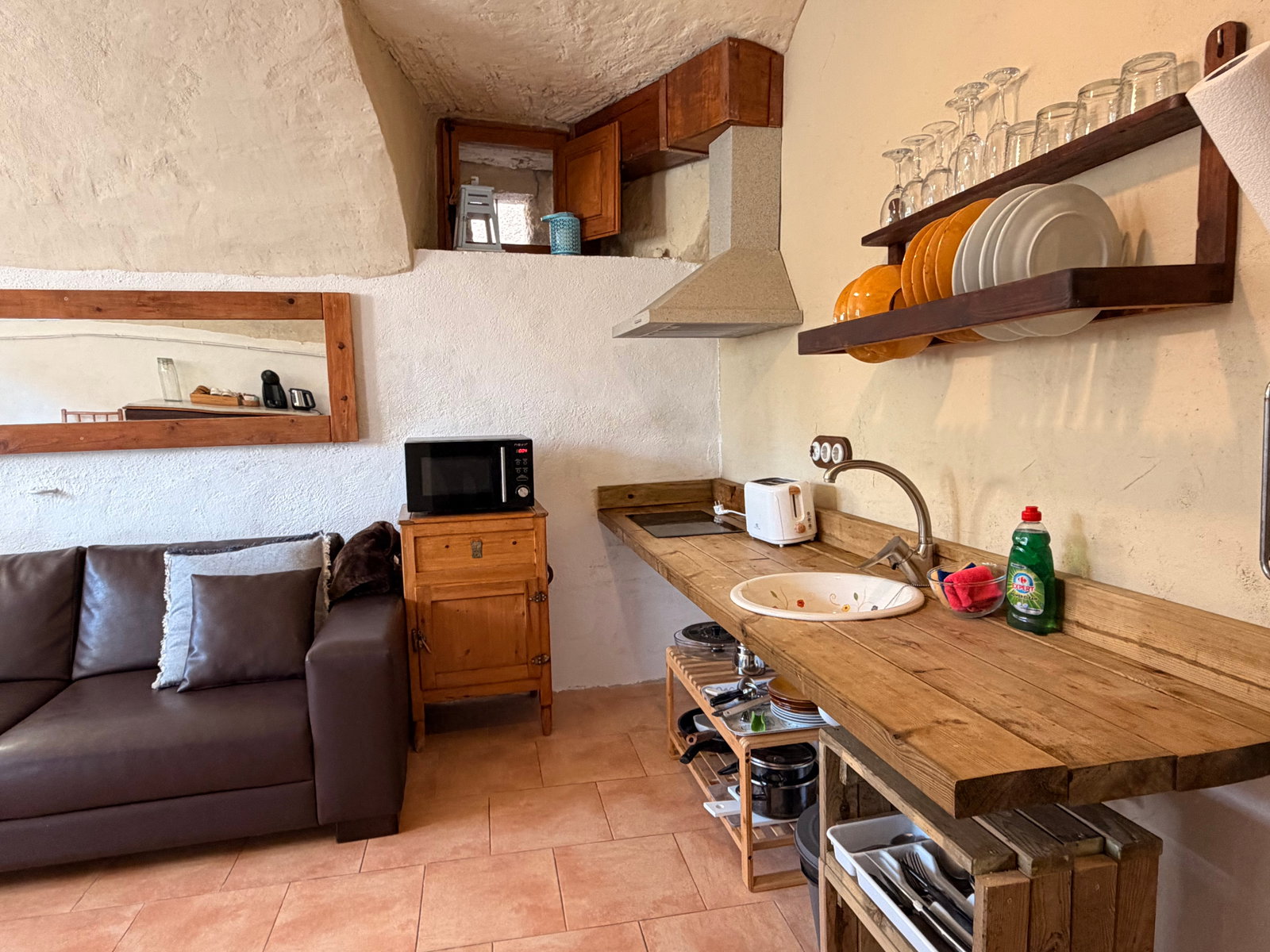 Cook with ease in a fully equipped kitchen.