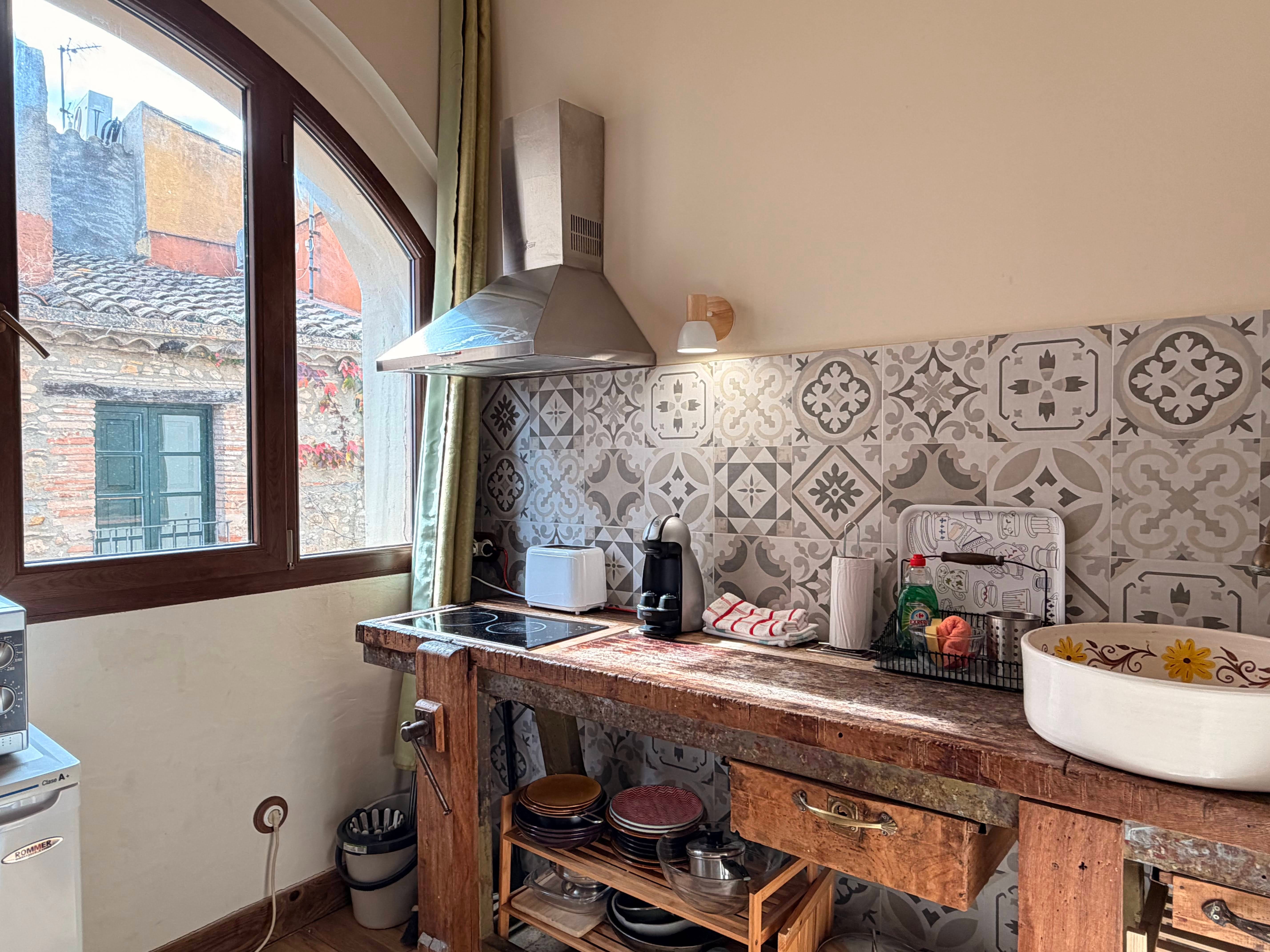 Apartment with fireplace in Ventalló, 10 min from l'Escala. El Celler