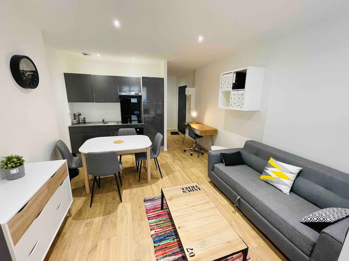 Living room image 1