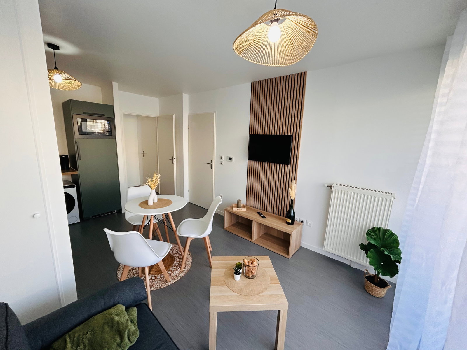La Suite Bezannes | Parking | Balcon