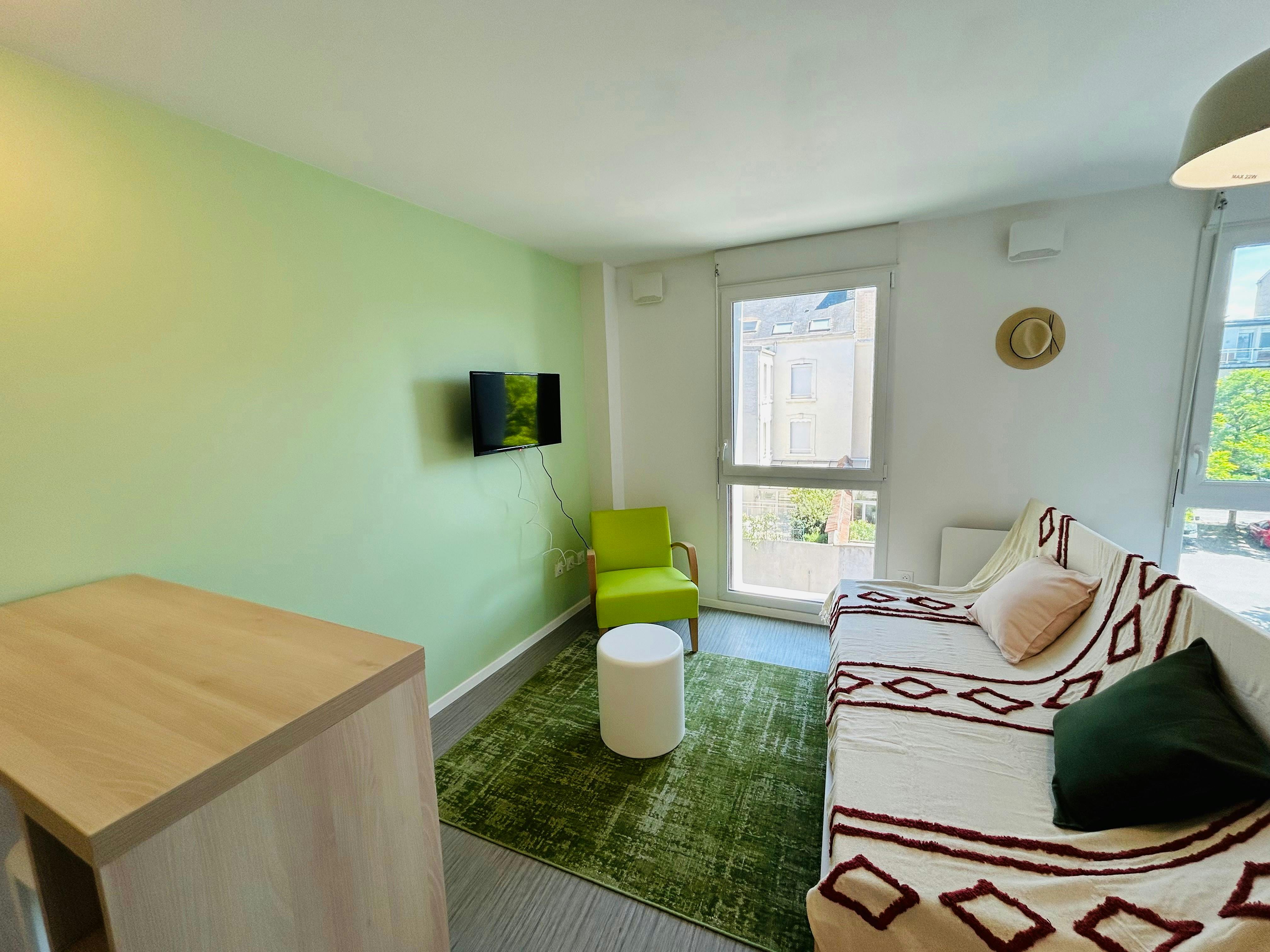 We Live In R - Suite 403