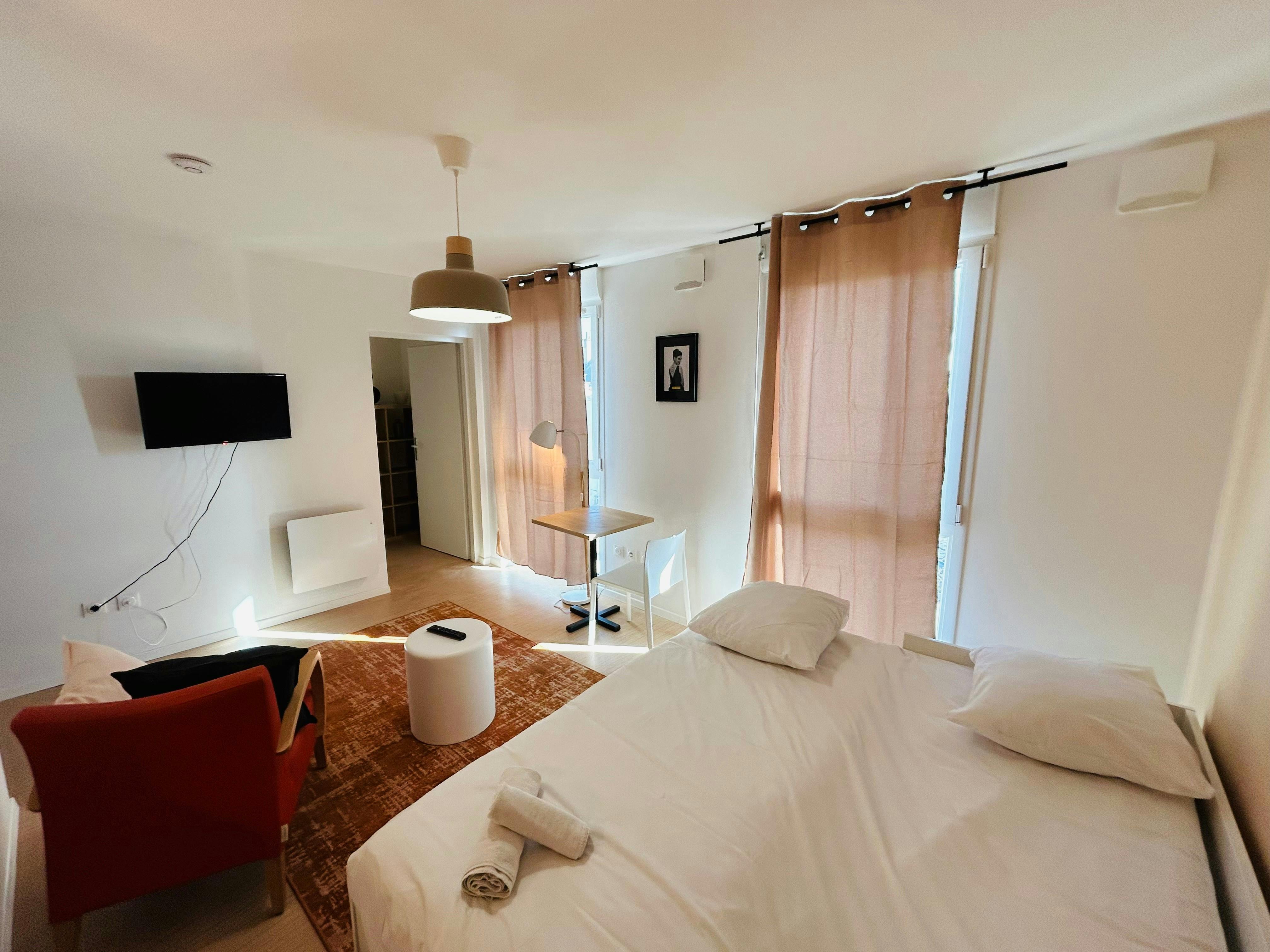 We Live In R - Suite 404