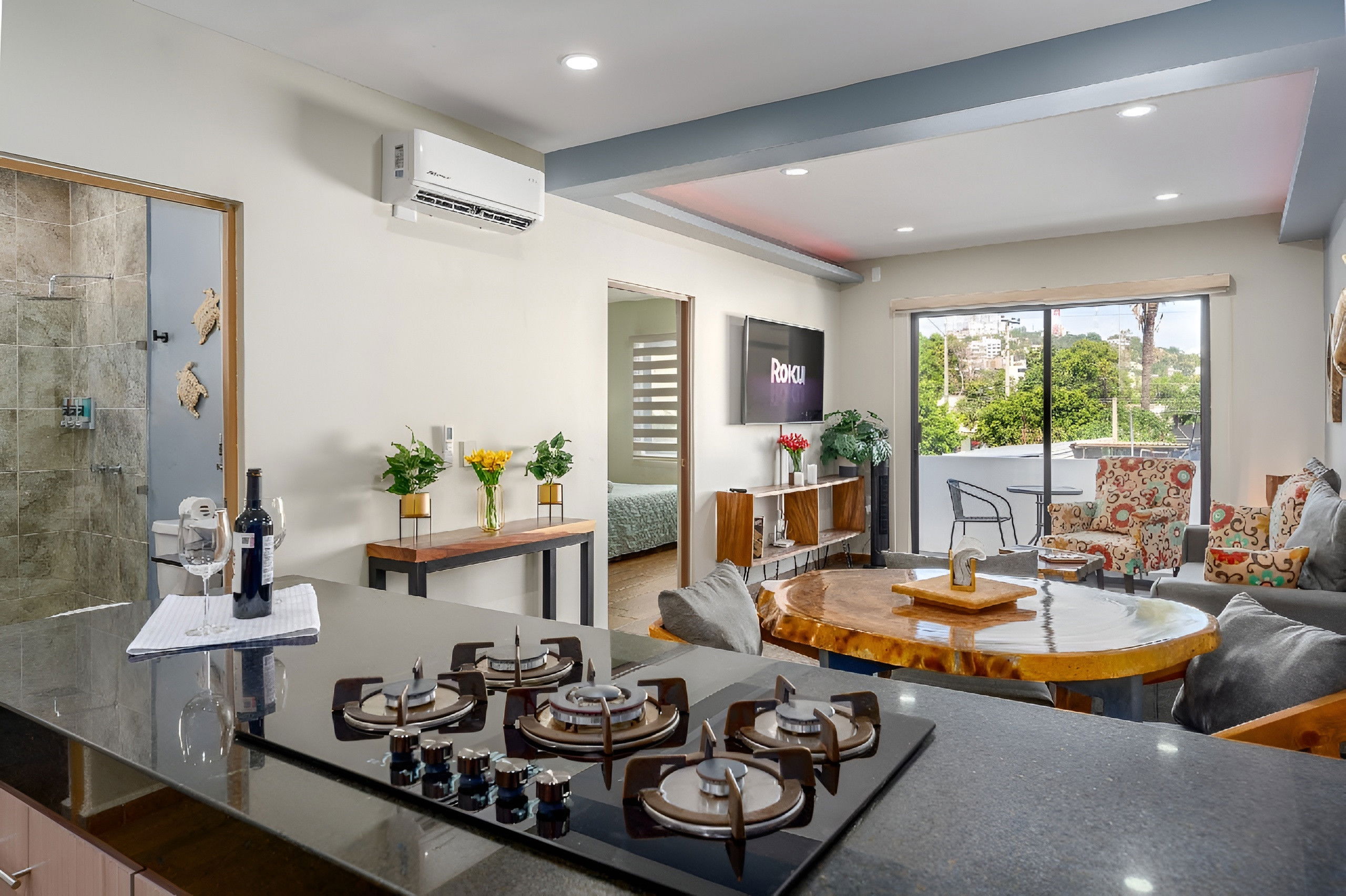 Promo! 2BR-Pool-Views-King Bed-Walk 2 Beach-5 Star Area