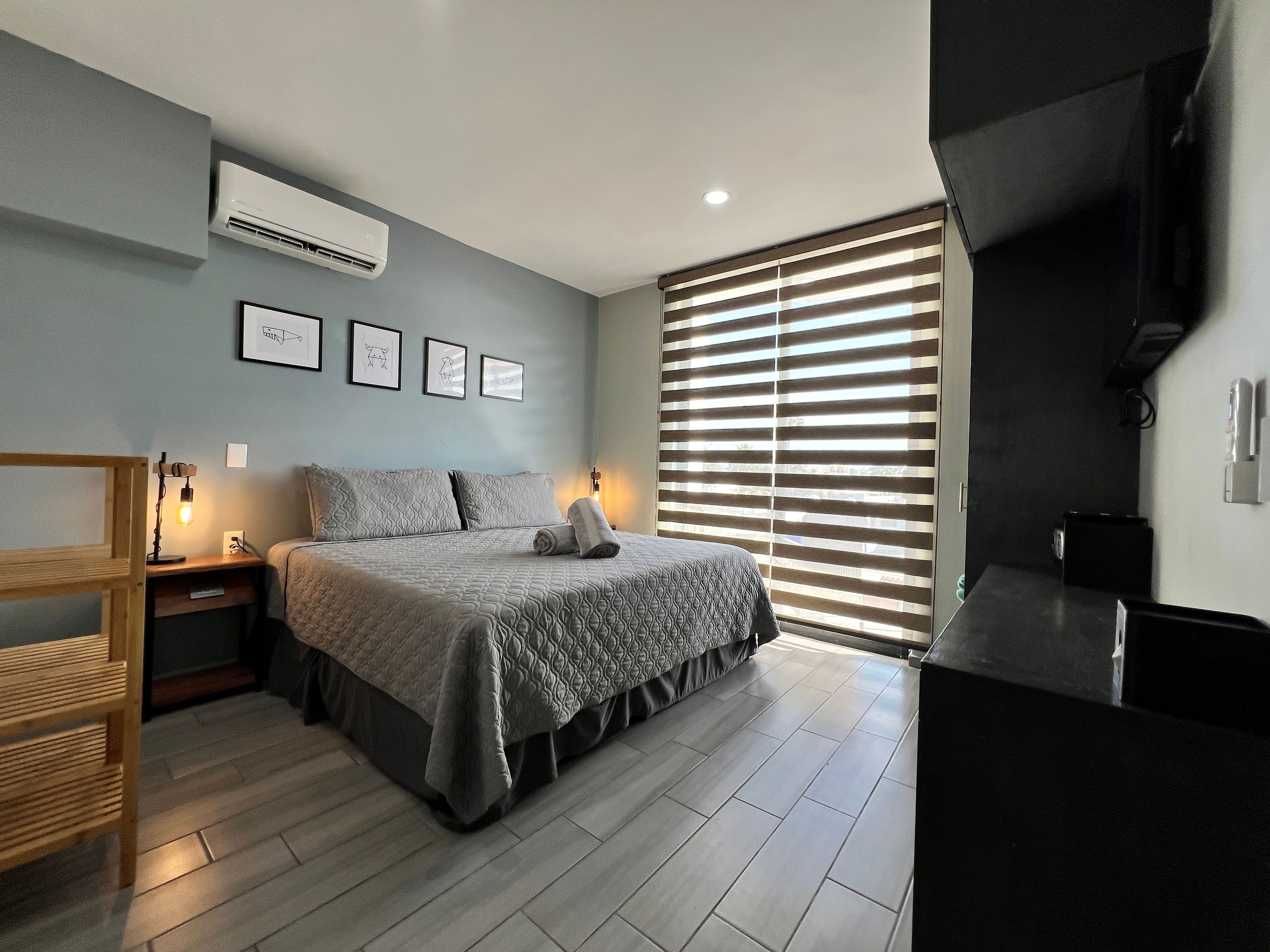 Luxe Modern-5 Star Area-Walk 2 Beach-Pool-BBQ-View-King Bed