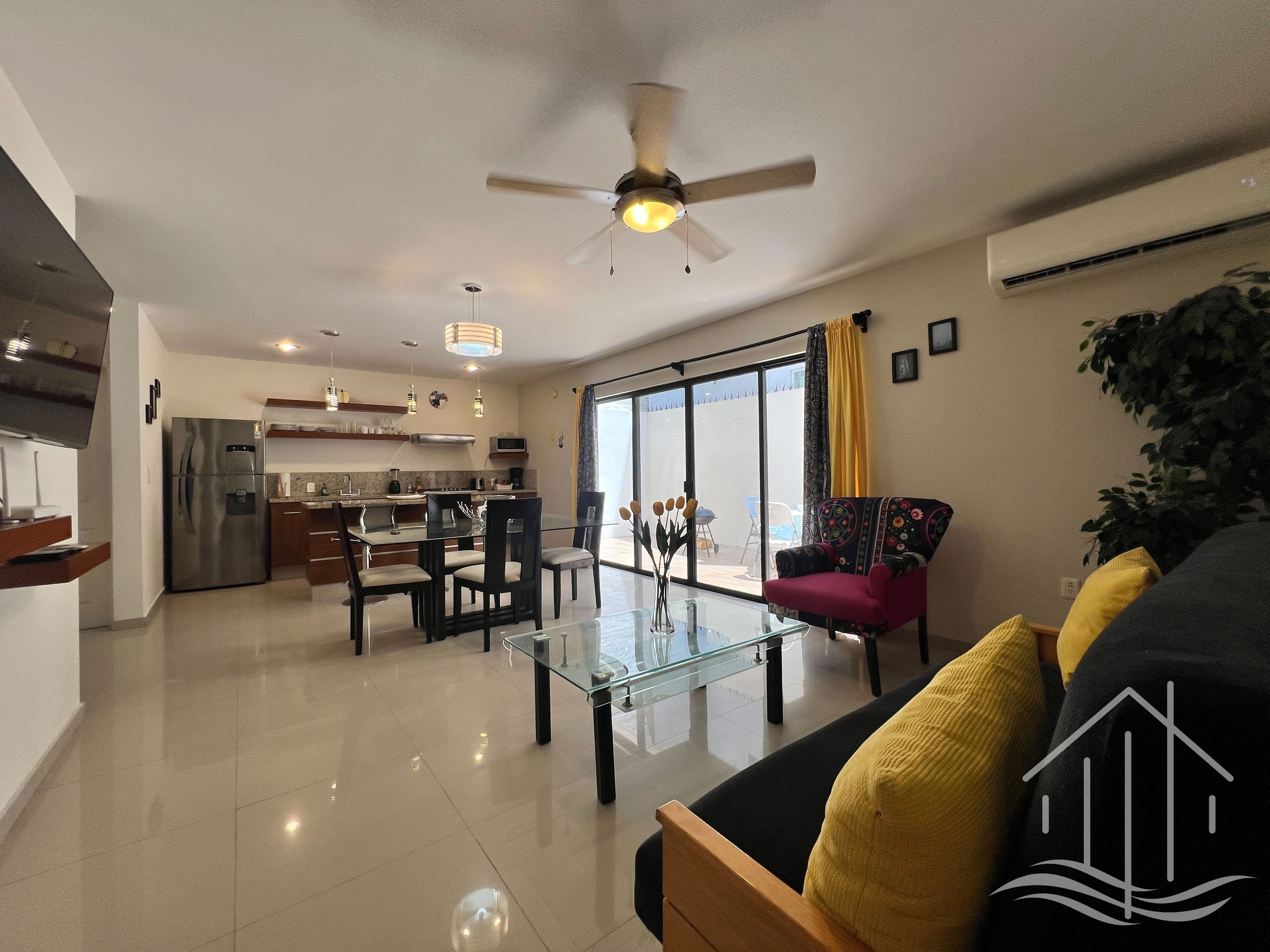 Luxe 2BR Apt w/ Rooftop-1 Min to Beach in Sabalo