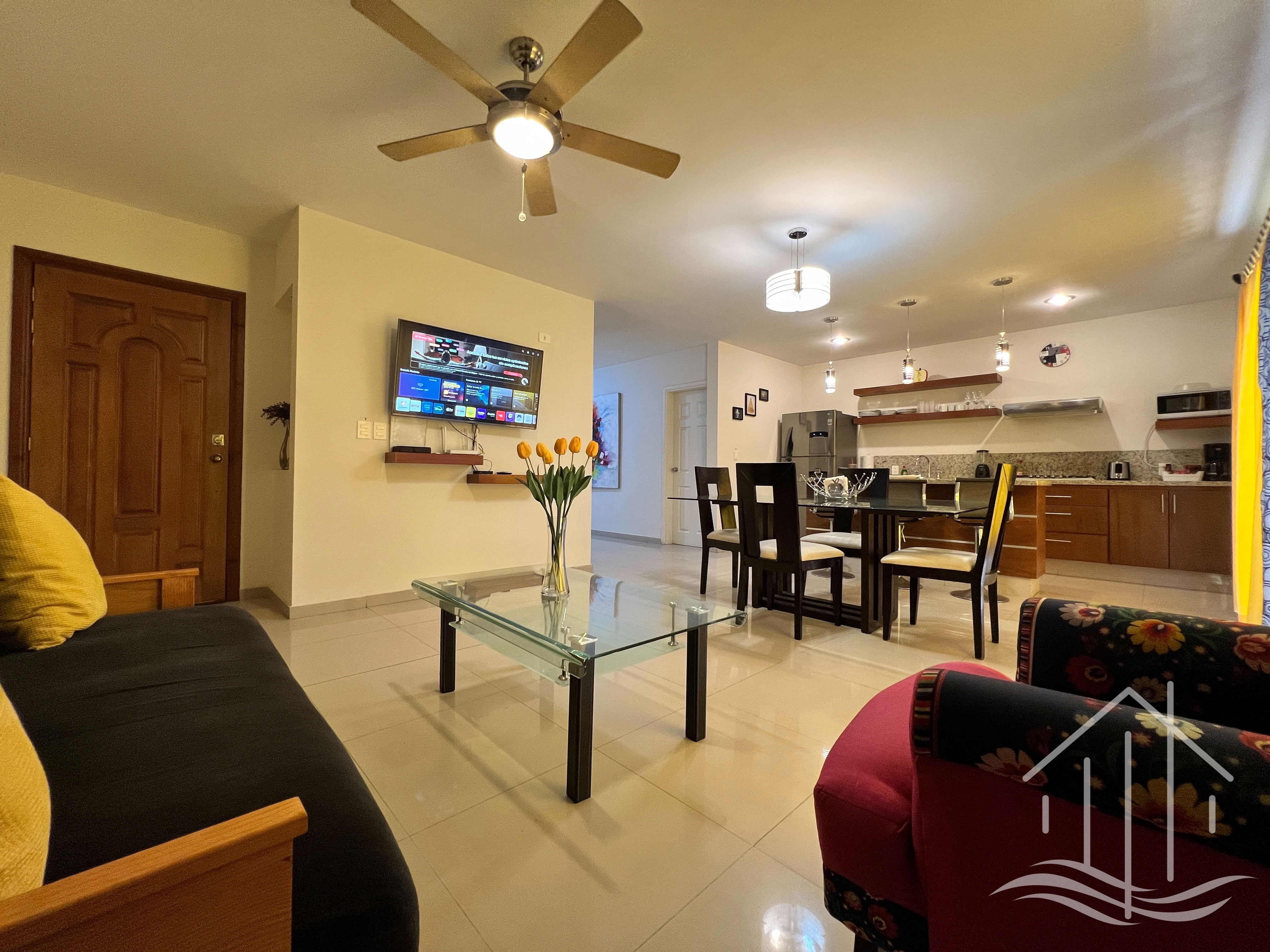 Luxe 2BR Apt w/ Rooftop-1 Min to Beach in Sabalo