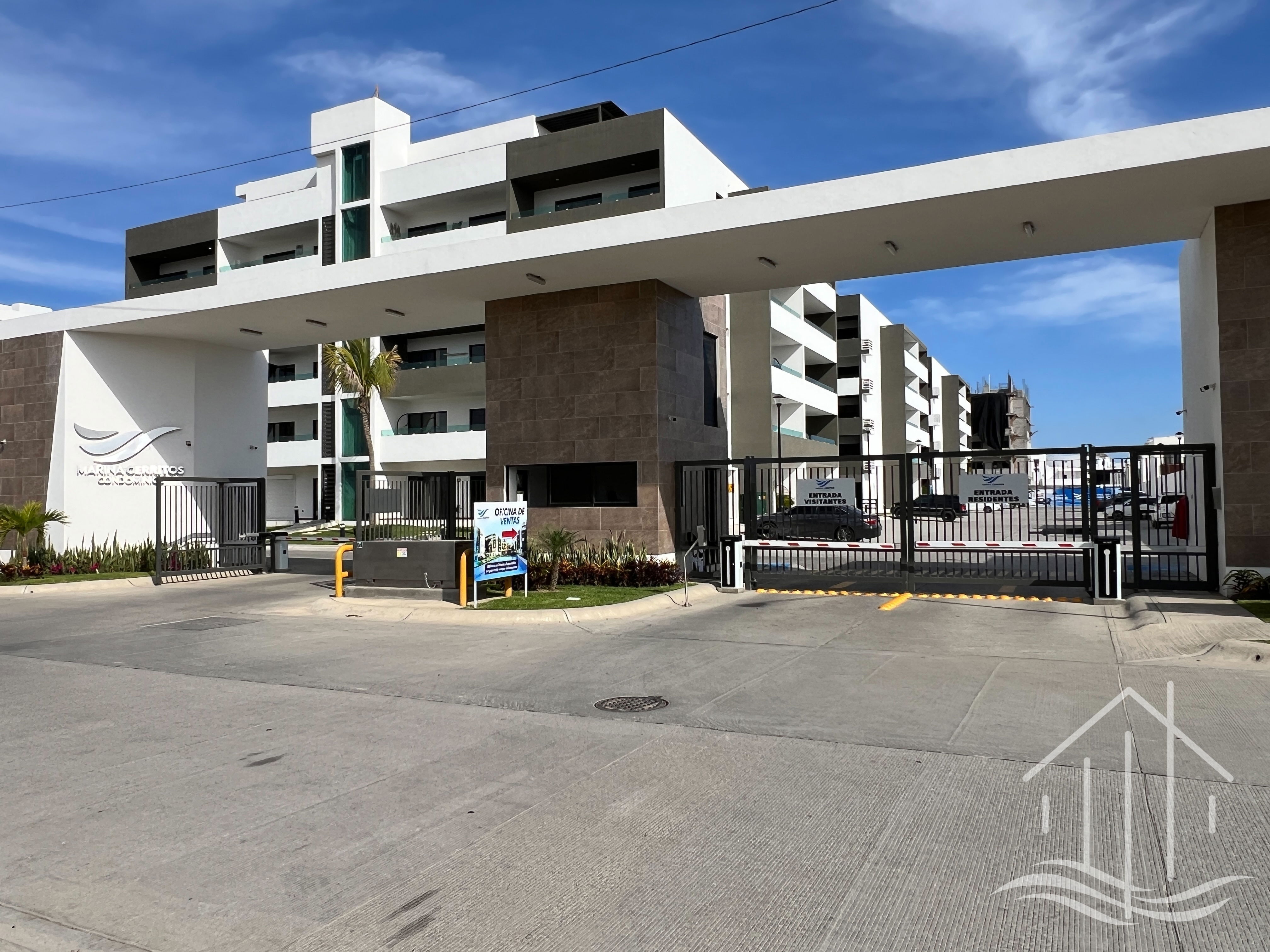 Promo!-Queen Beds-Near Beach-1st Floor-Poolside-Sleep 6