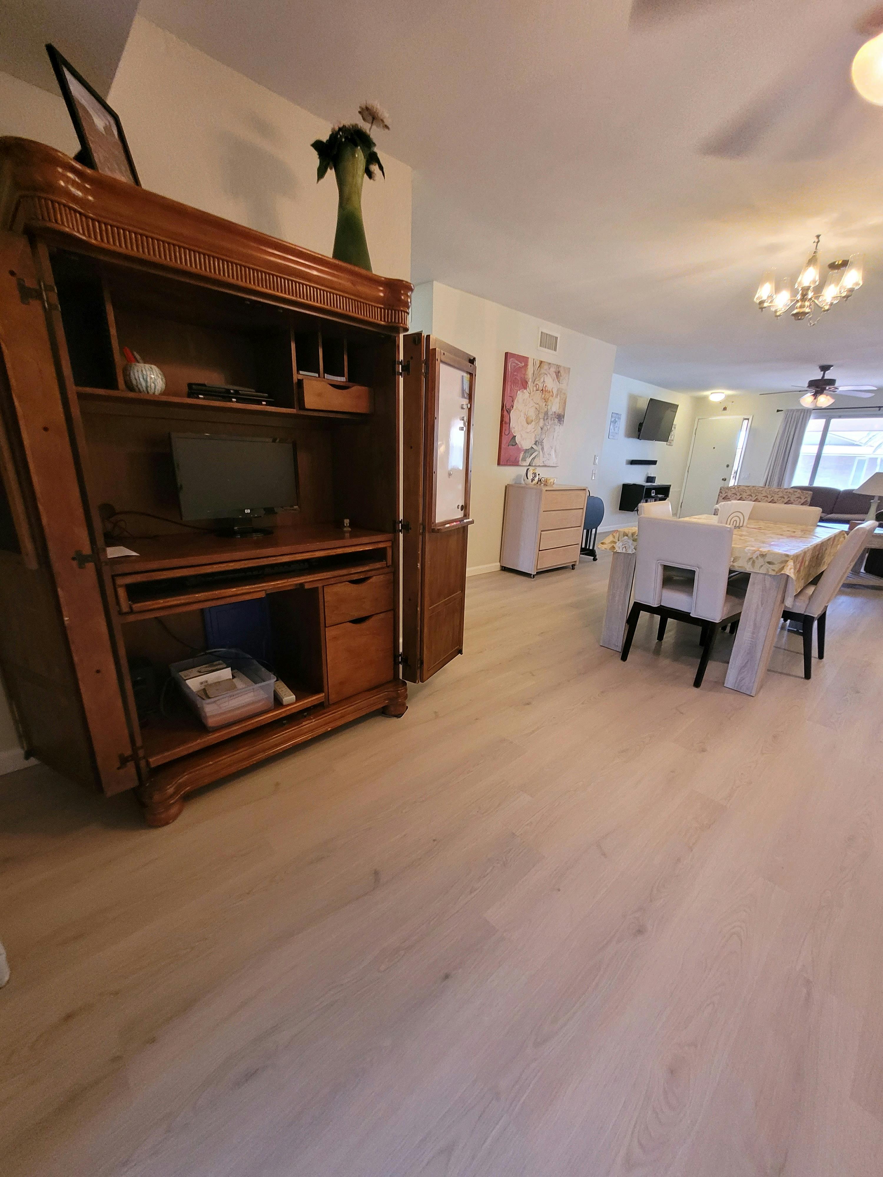 CASA Allegro: Senior Paradise-2 Bed 2 Baths 1 KING