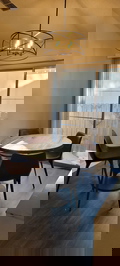 roomsDiningArea