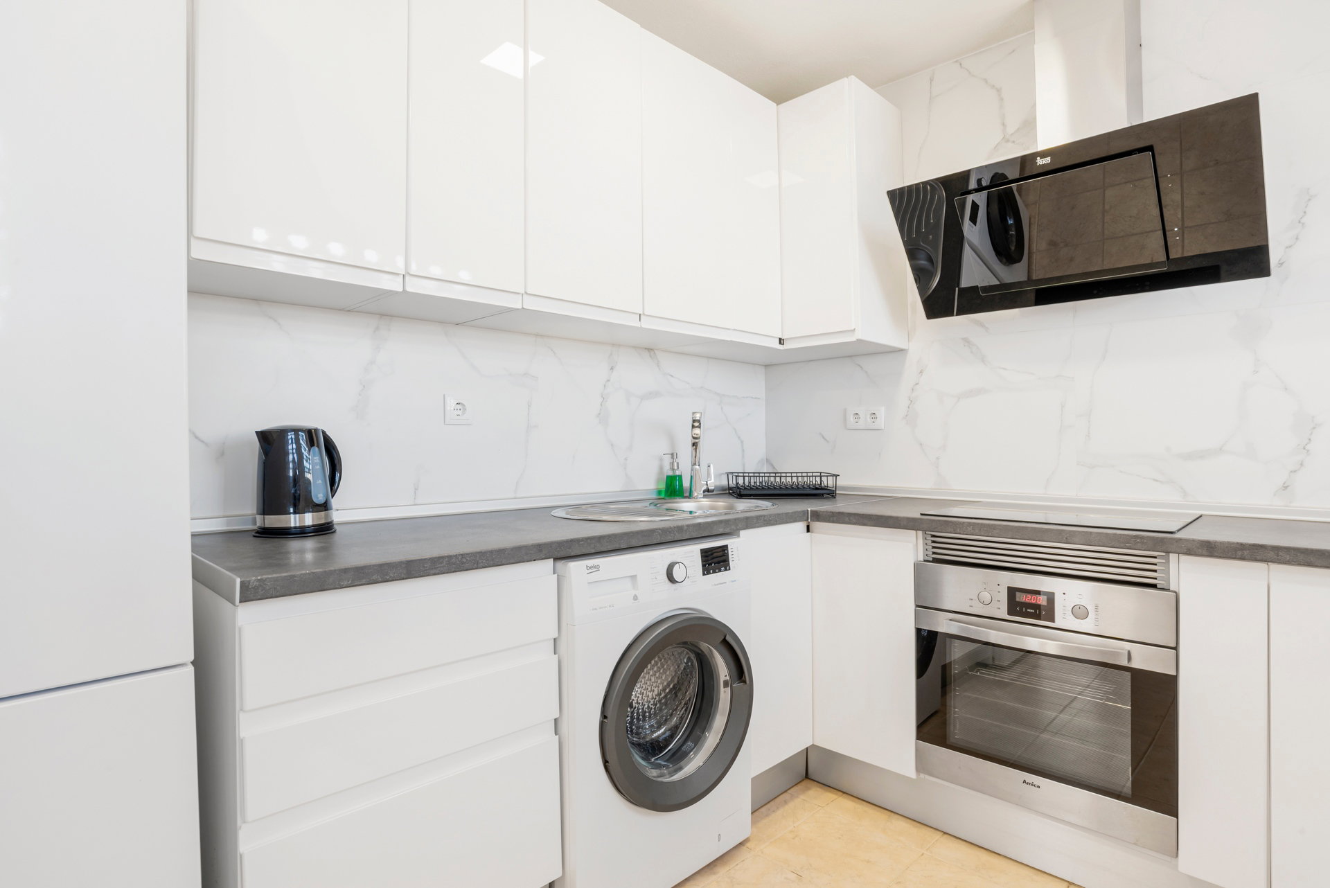 Apartamento con 2 terrazas a solo unos pasos de la playa de La Carihuela
