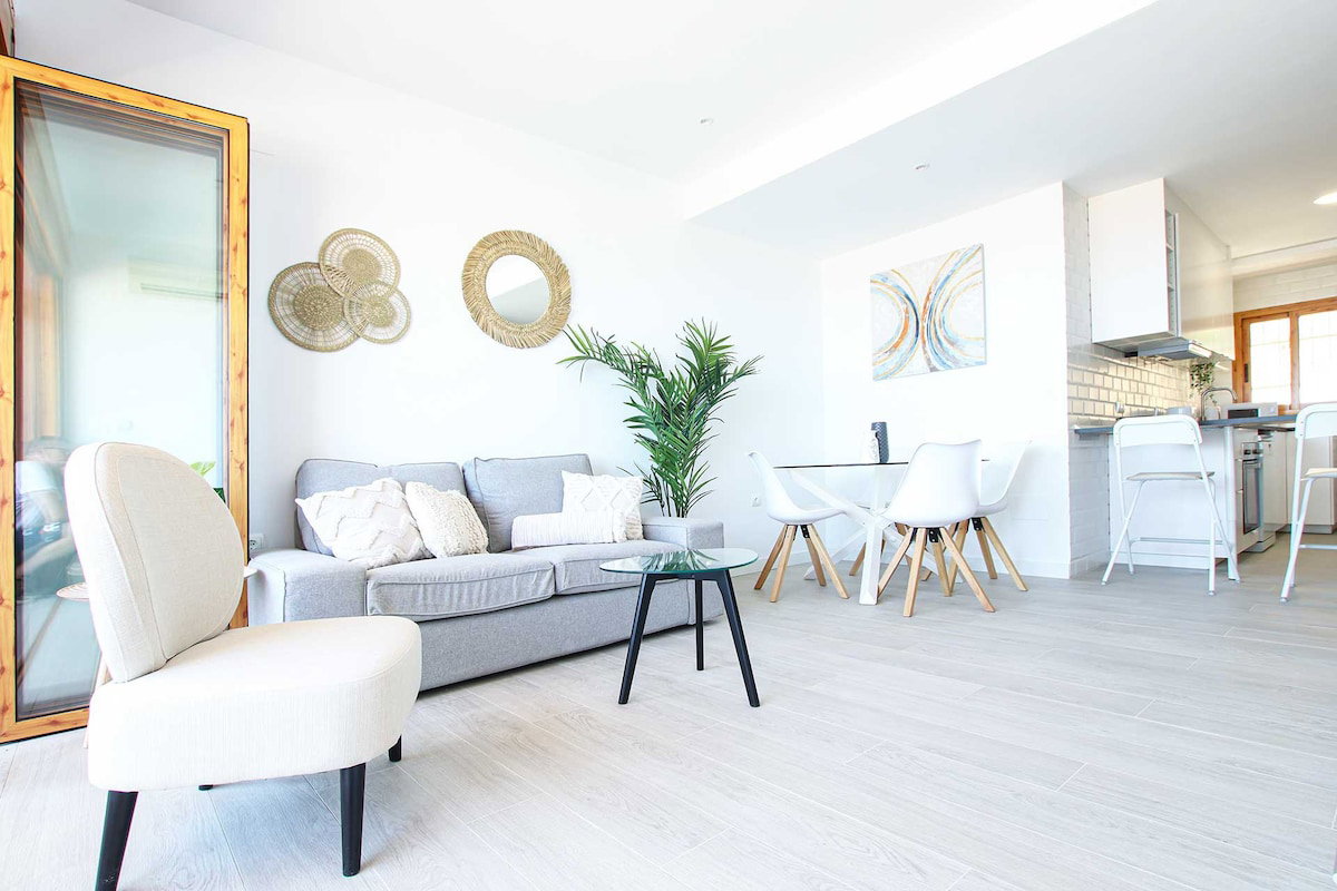 Living room image 1