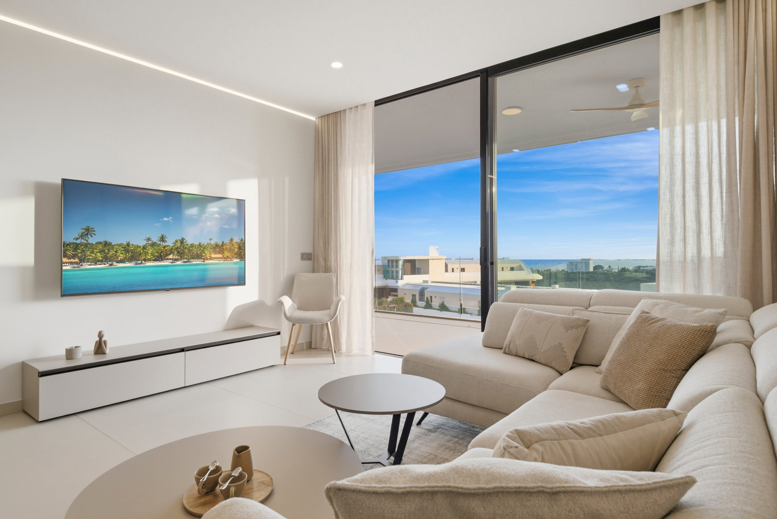 Luxury Apartment with Sea Views in Higuerón