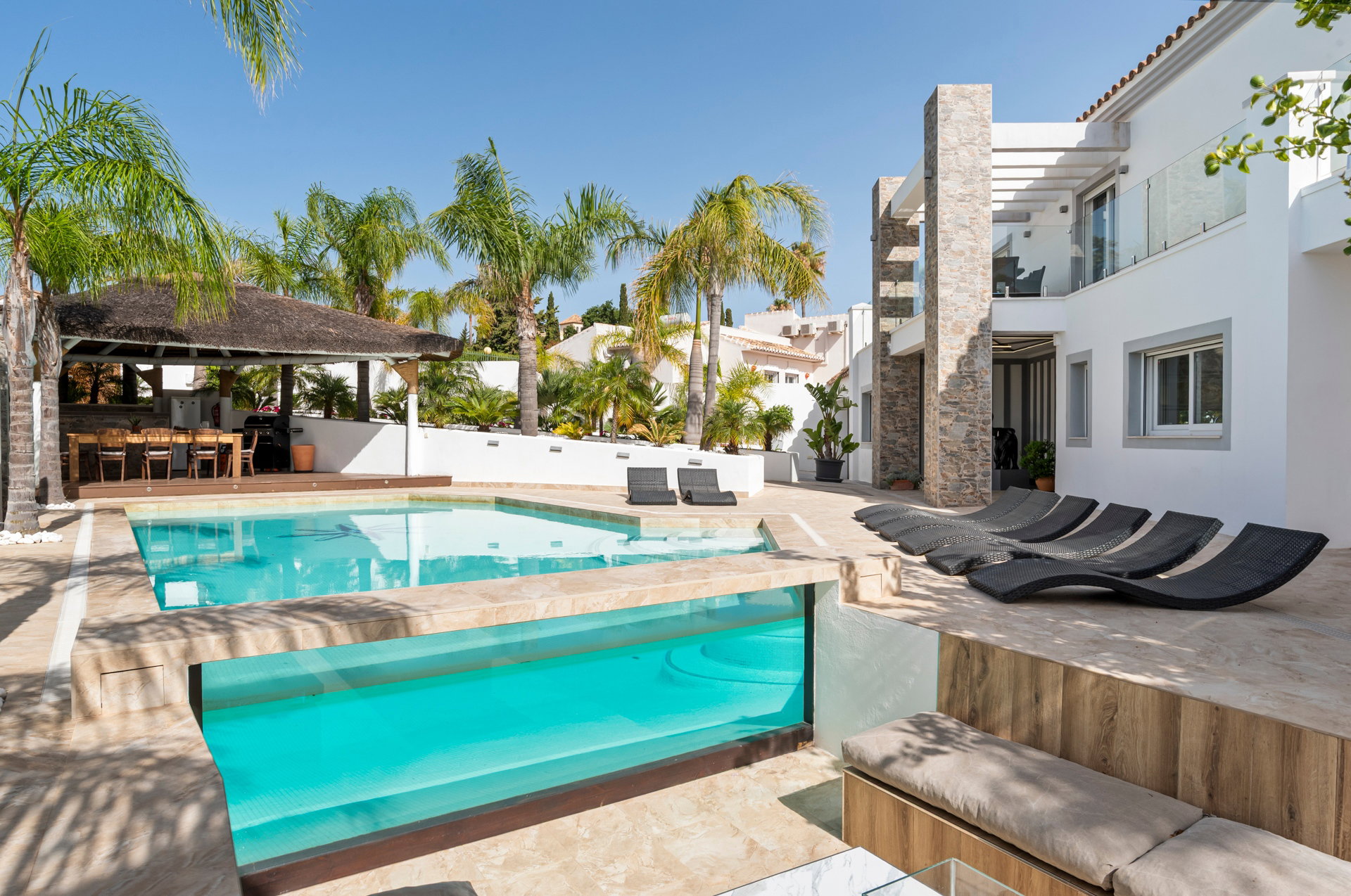 6BR Luxury Villa with Infinity Pool