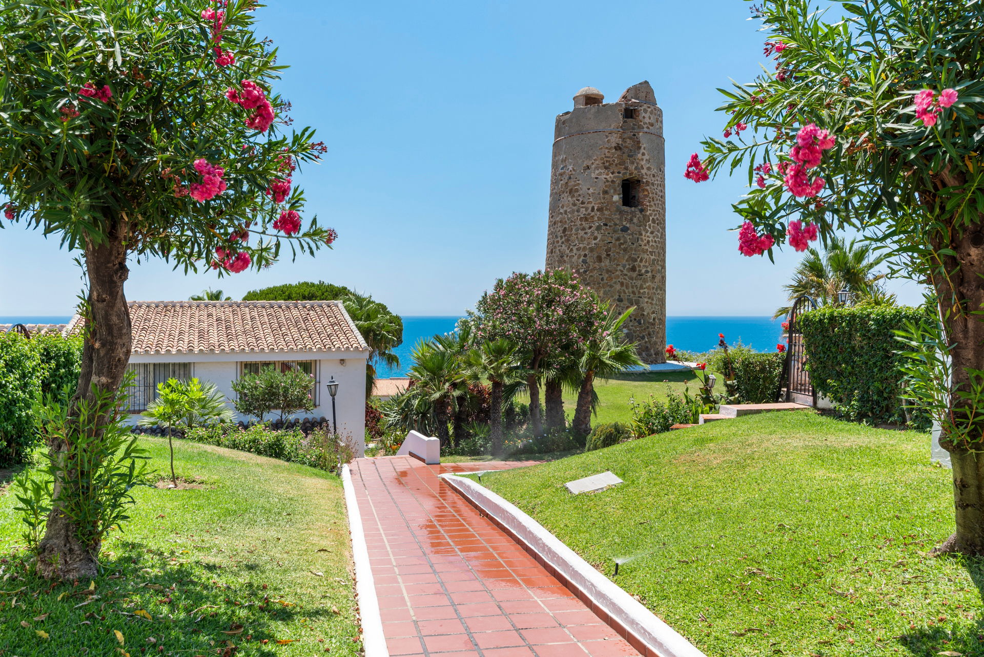🌟 Escapada de lujo en Torrenueva con vistas al Mediterráneo 🌟