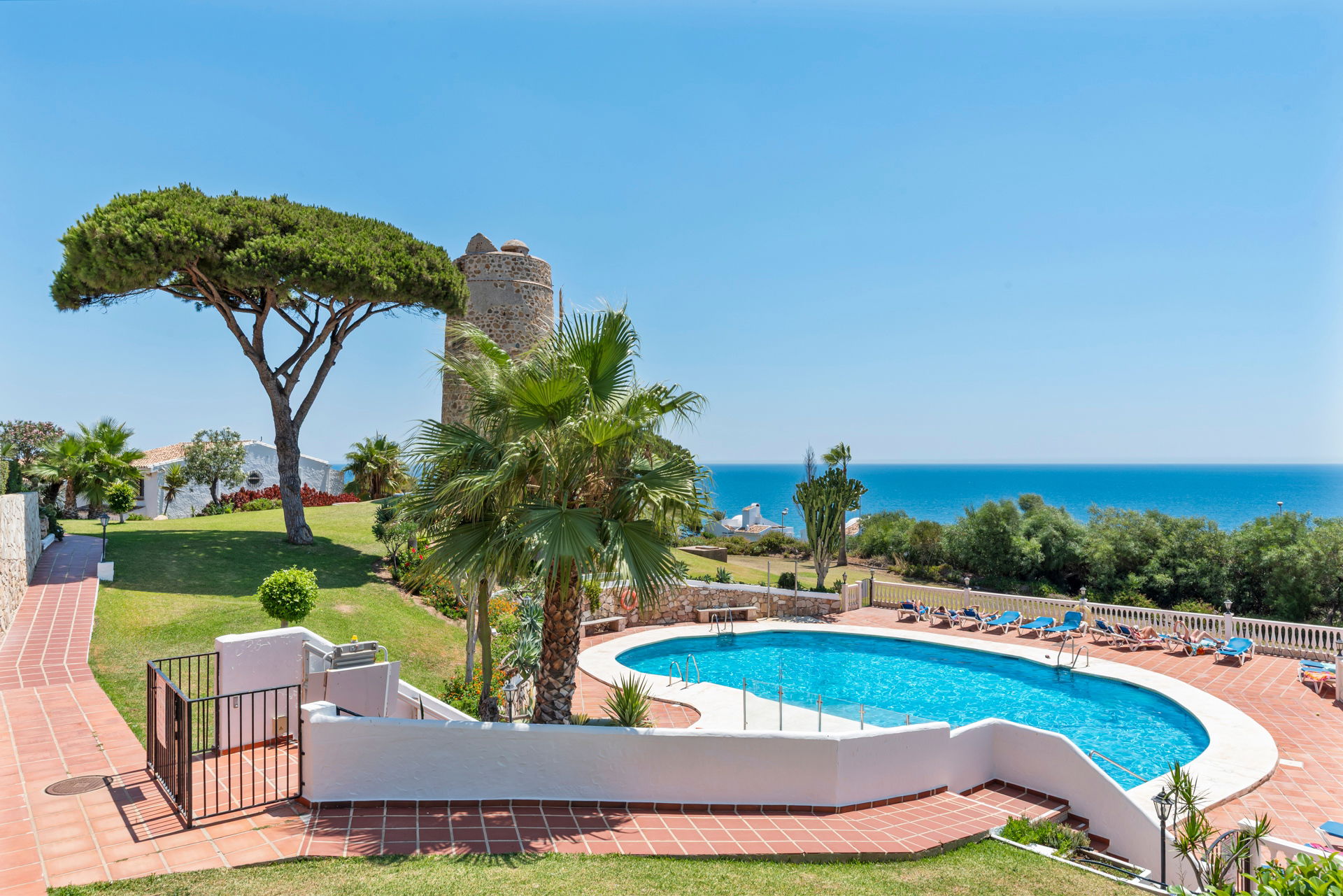 🌟 Escapada de lujo en Torrenueva con vistas al Mediterráneo 🌟