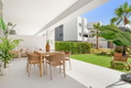 Moderno Oasis con Jardín y Piscinas en Vanian