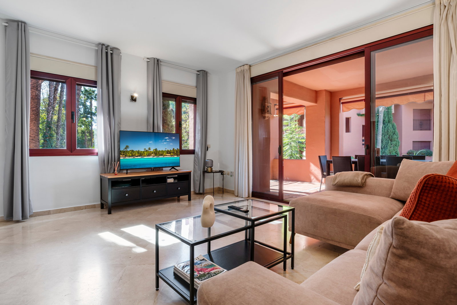 Spacious 4-Bedroom Apartment in a Luxurious Urbanization - Alicate Beach
