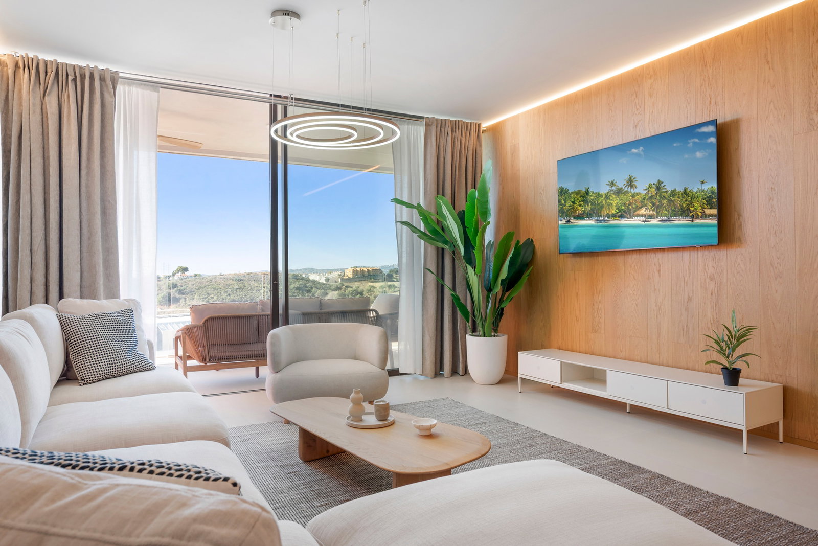 Apartamento premium con terraza y vistas panorámicas al mar en Higuerón