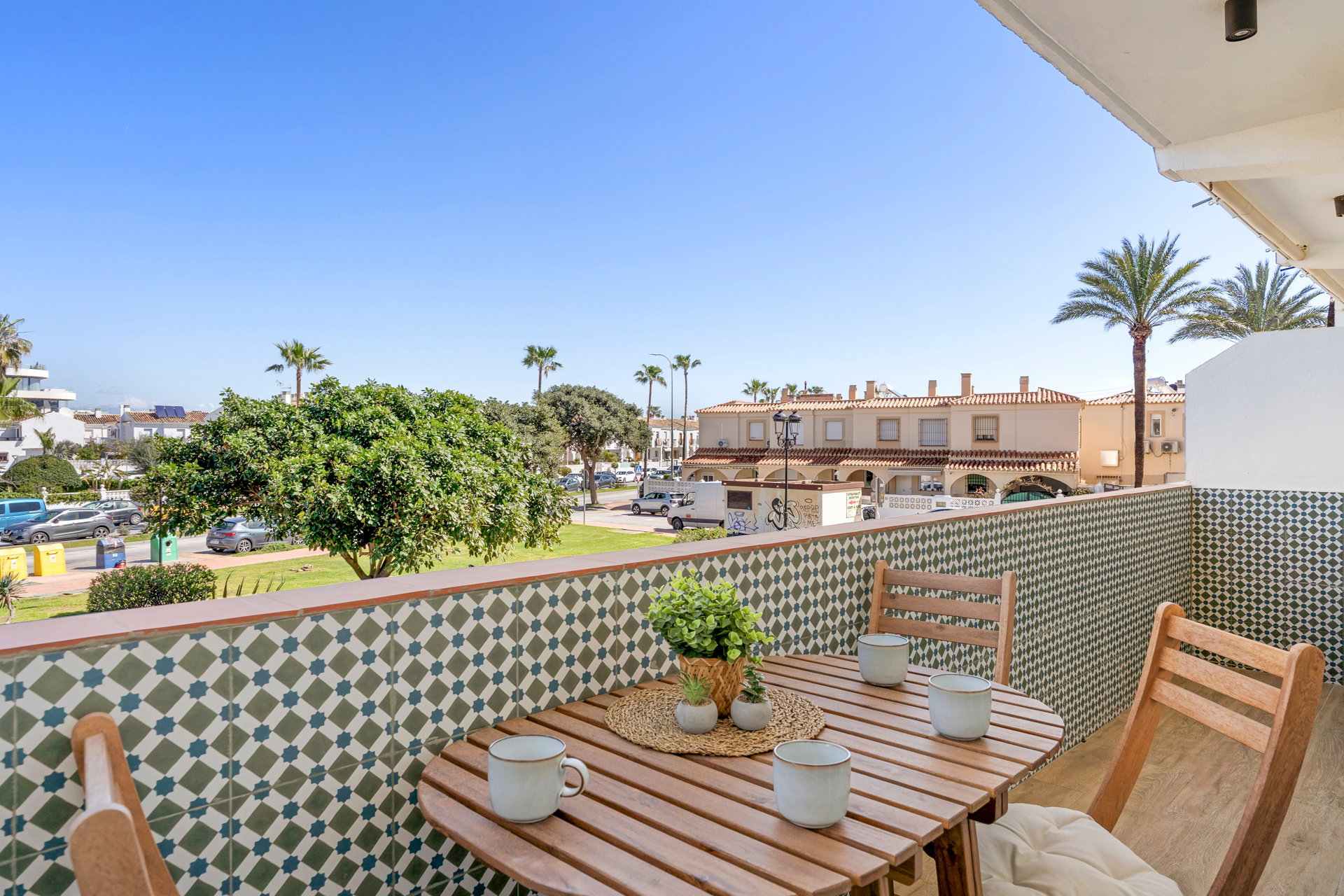 ¡Duerme en el soleado y coqueto Piso cerca del mar!