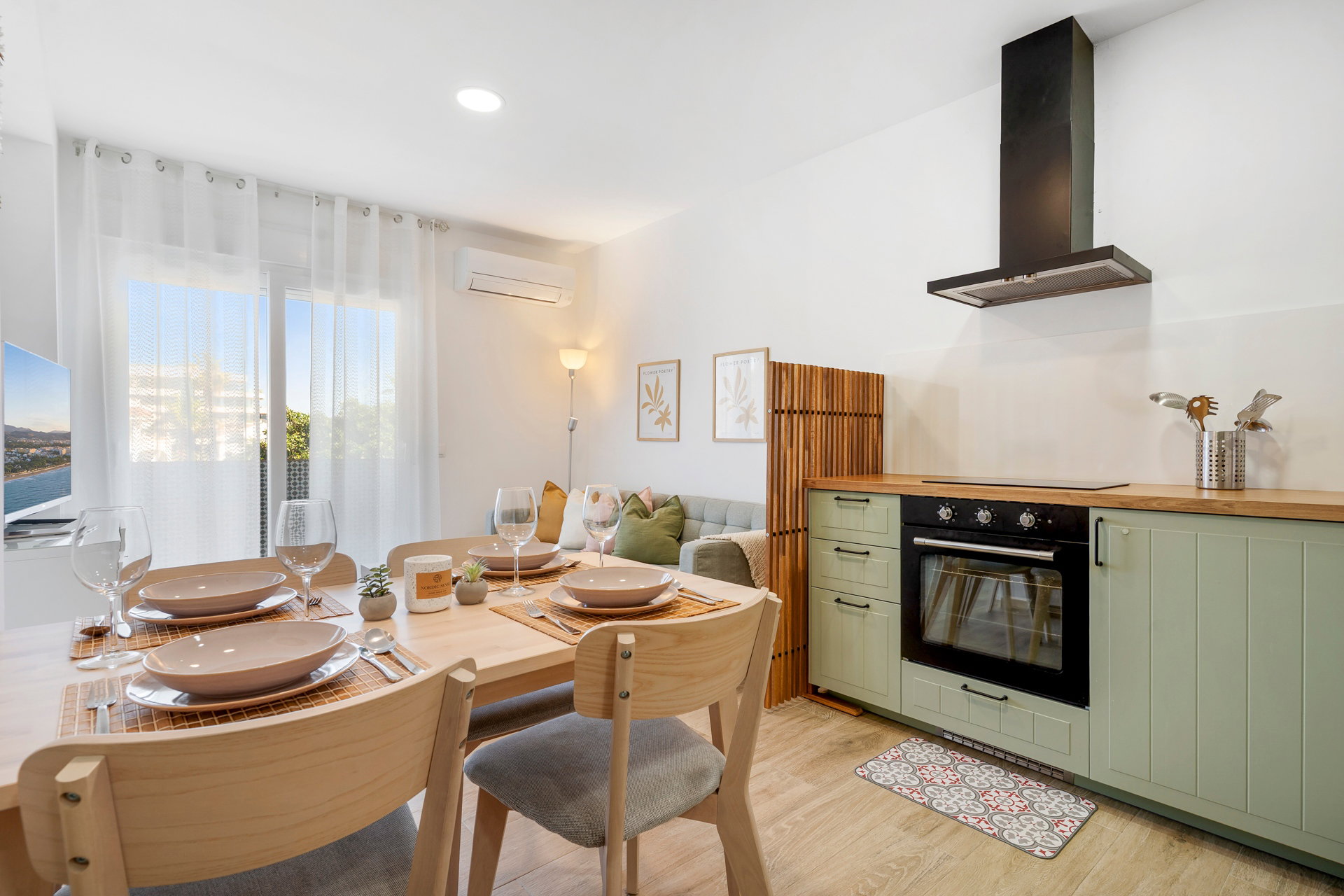 ¡Duerme en el soleado y coqueto Piso cerca del mar!