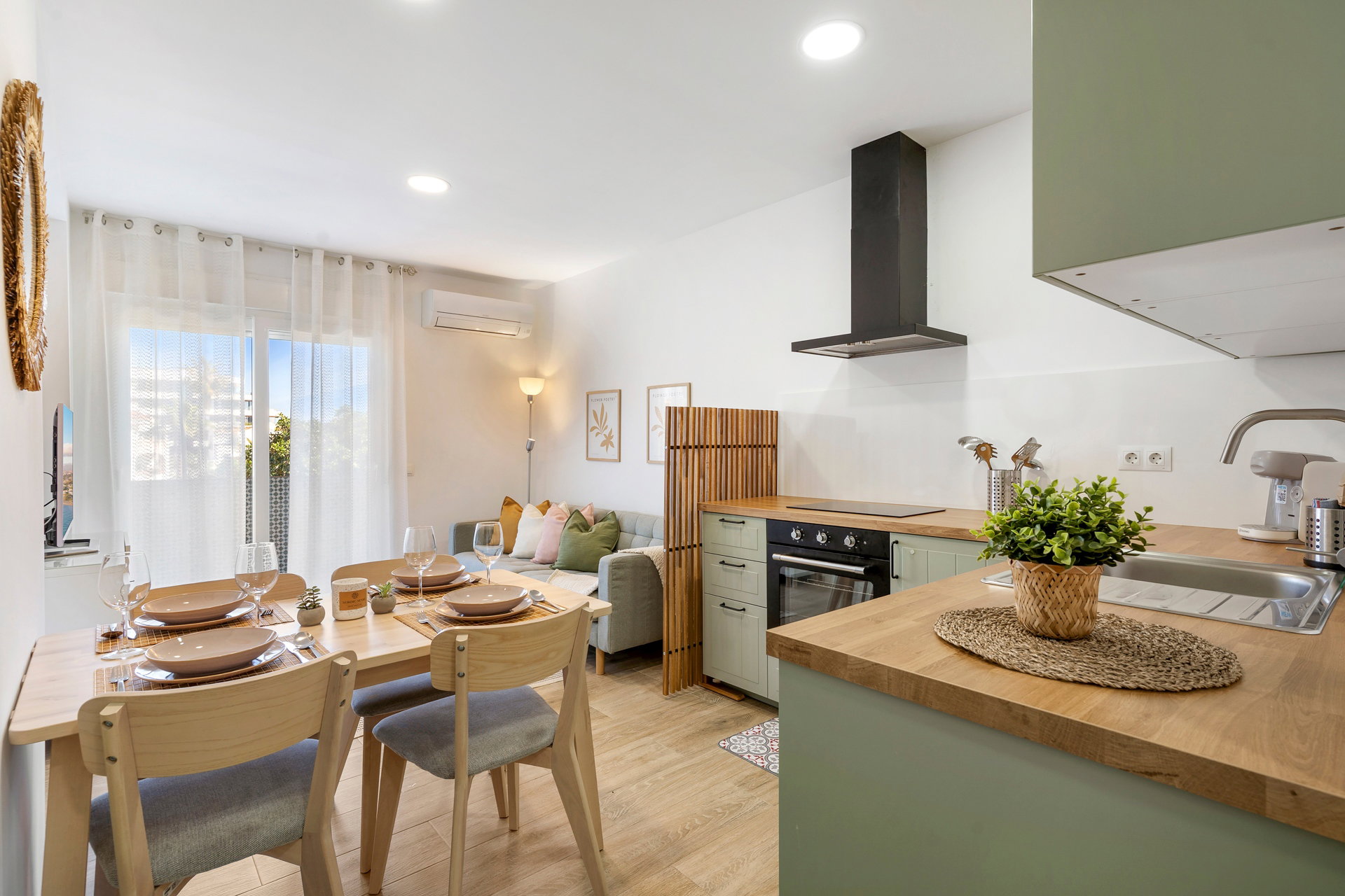 ¡Duerme en el soleado y coqueto Piso cerca del mar!