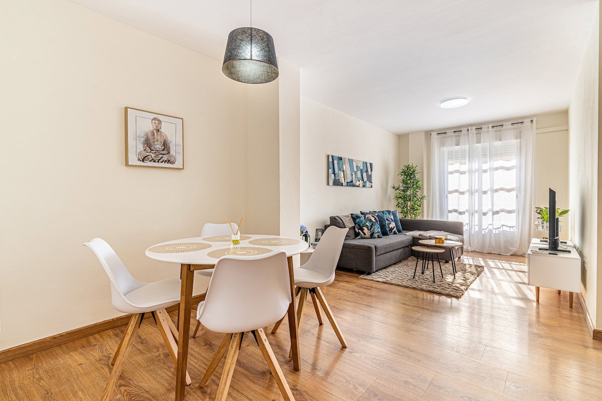 Dining area image 1