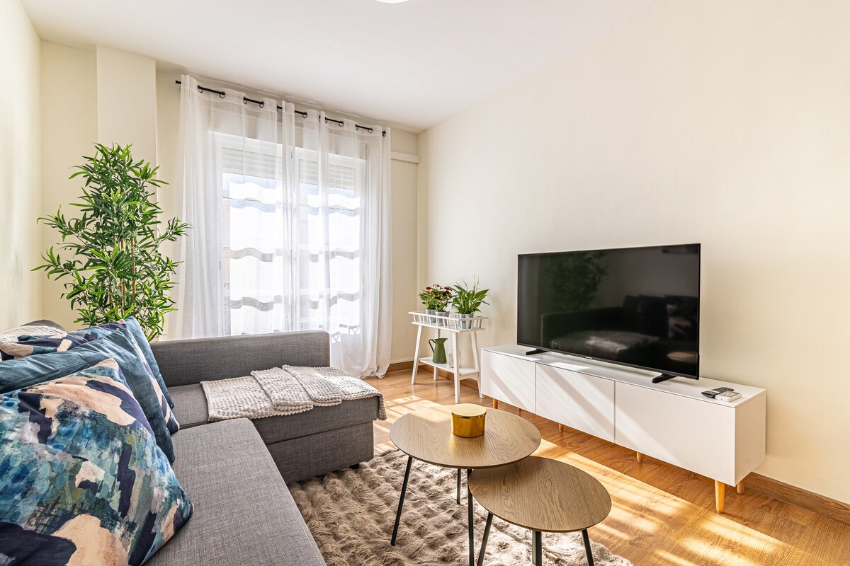Living room image 3