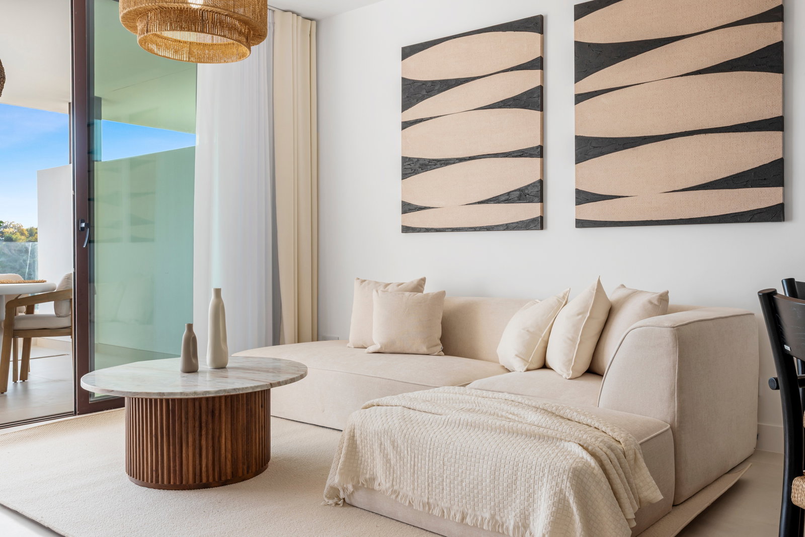 Apartamento de lujo con vistas al mar, terraza grande y piscina en Higuerón