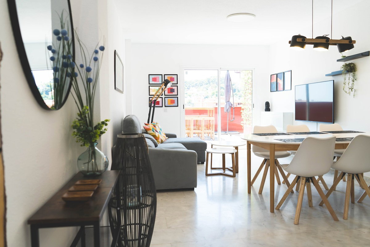Dining area image 1