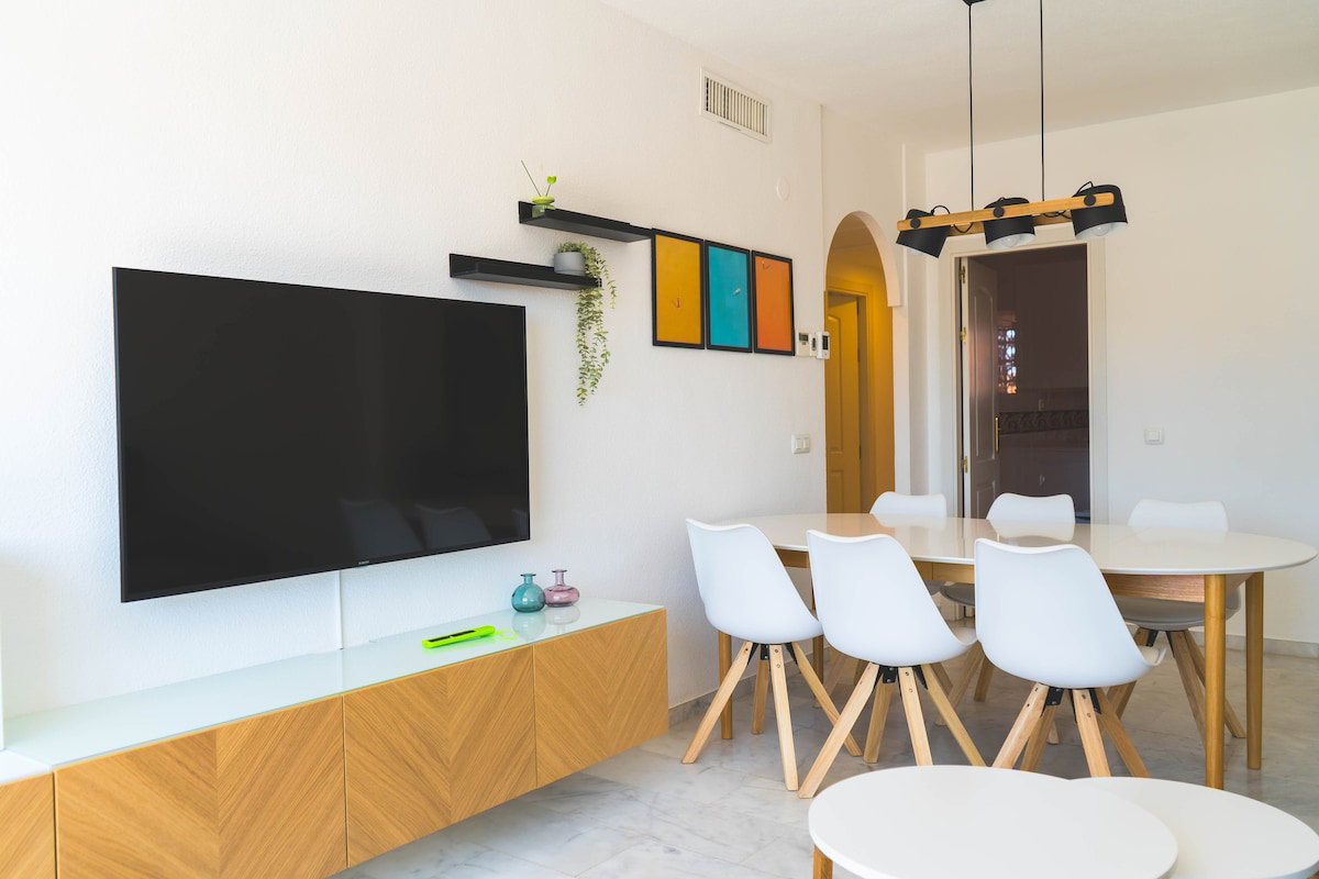 Dining area image 2