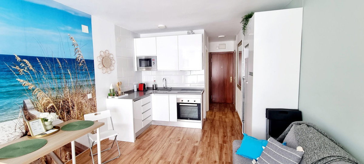 Full kitchen image 1