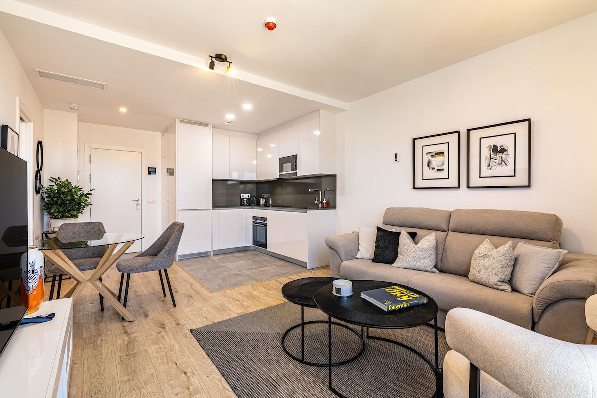 Living room image 1