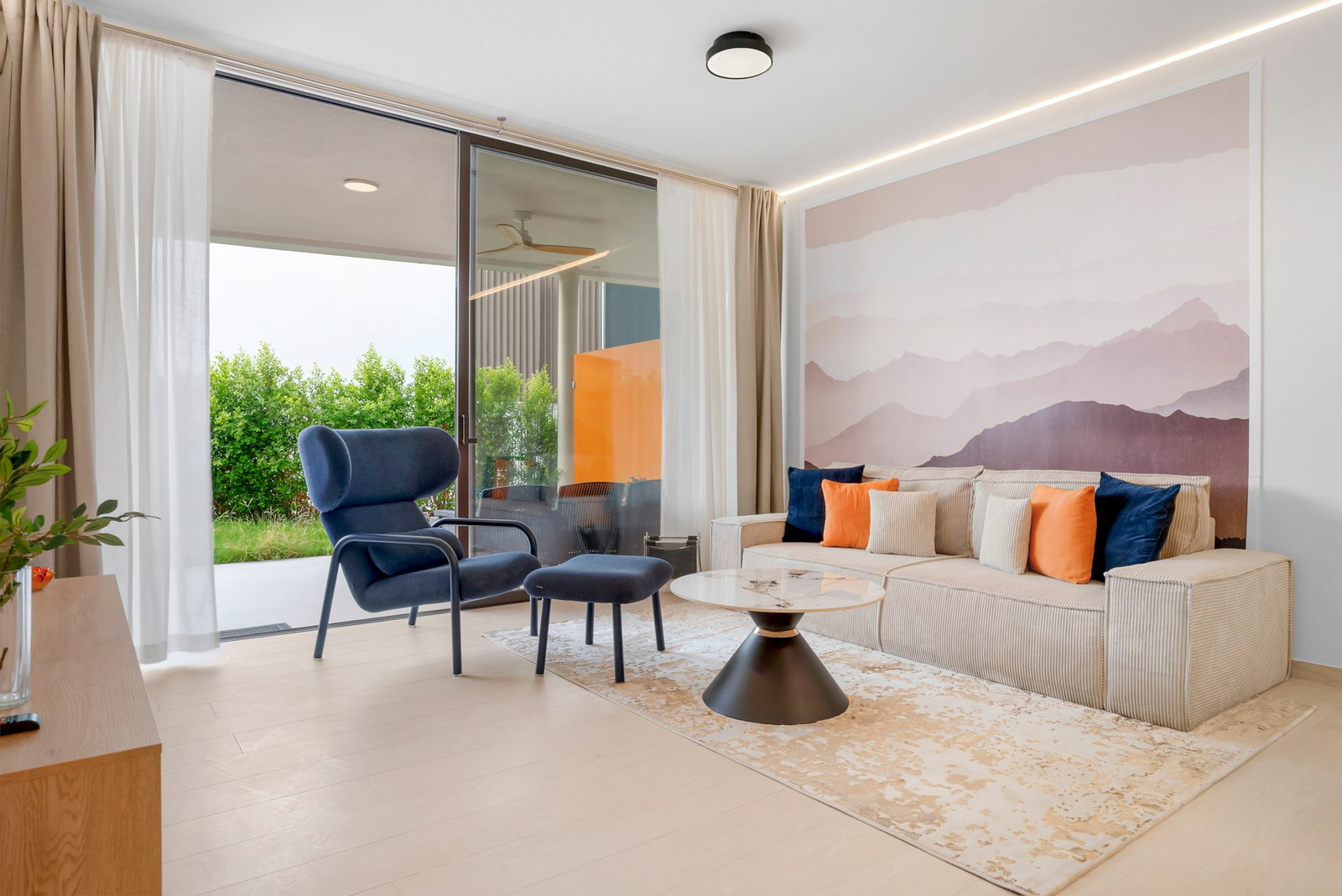 Elegante apartamento de 2 dormitorios con jardín privado y jacuzzi en Higuerón