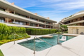 Elegante apartamento de 2 dormitorios con jardín privado y jacuzzi en Higuerón