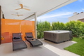 Elegante apartamento de 2 dormitorios con jardín privado y jacuzzi en Higuerón