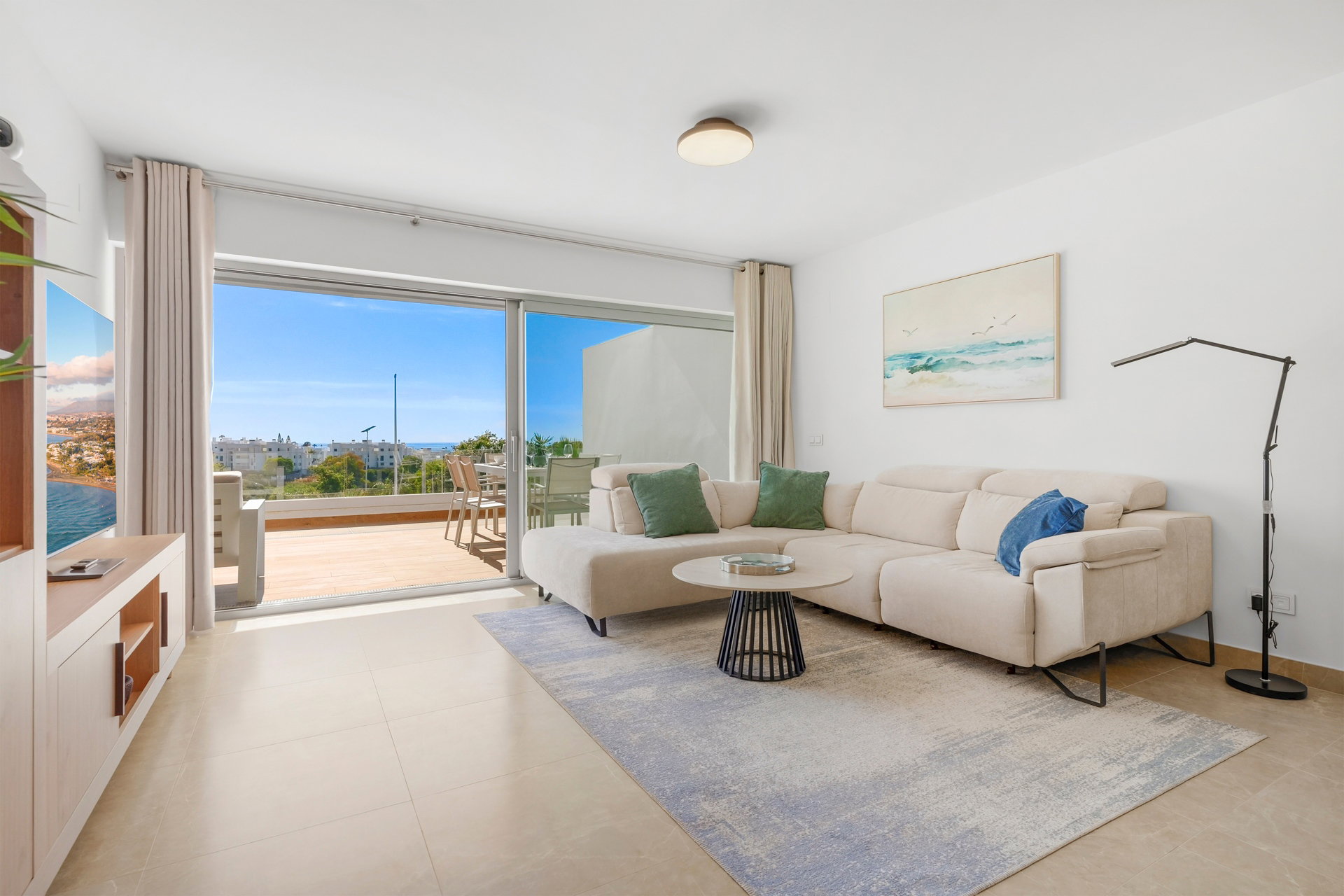 Peaceful Estepona Escape with Terrace & Pool Access