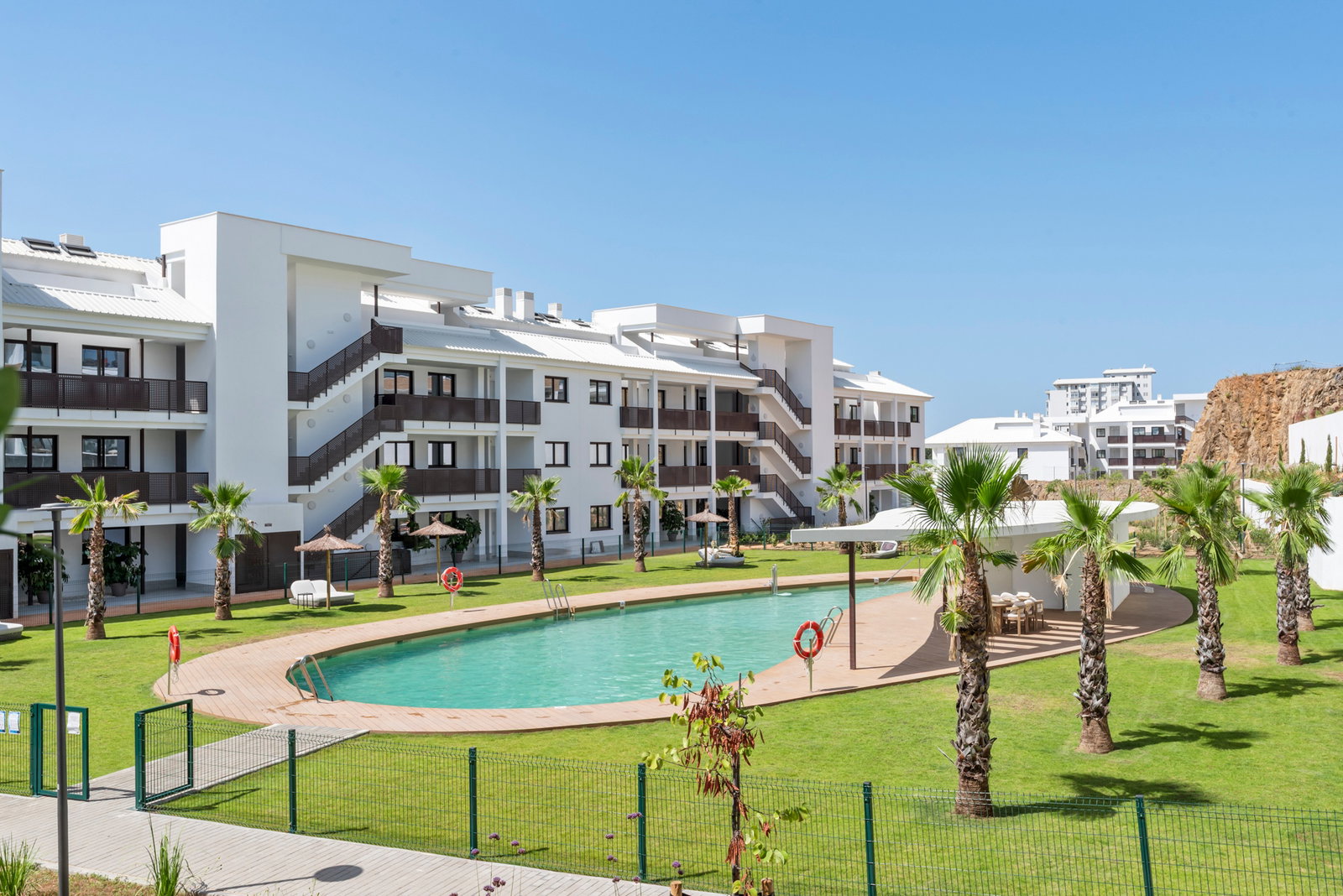 Elegante apartamento de 2 dormitorios con amplia terraza en Higuerón