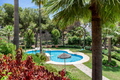 Relax en Calahonda: Jardines, piscinas y terraza soleada