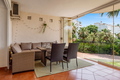 Relax en Calahonda: Jardines, piscinas y terraza soleada