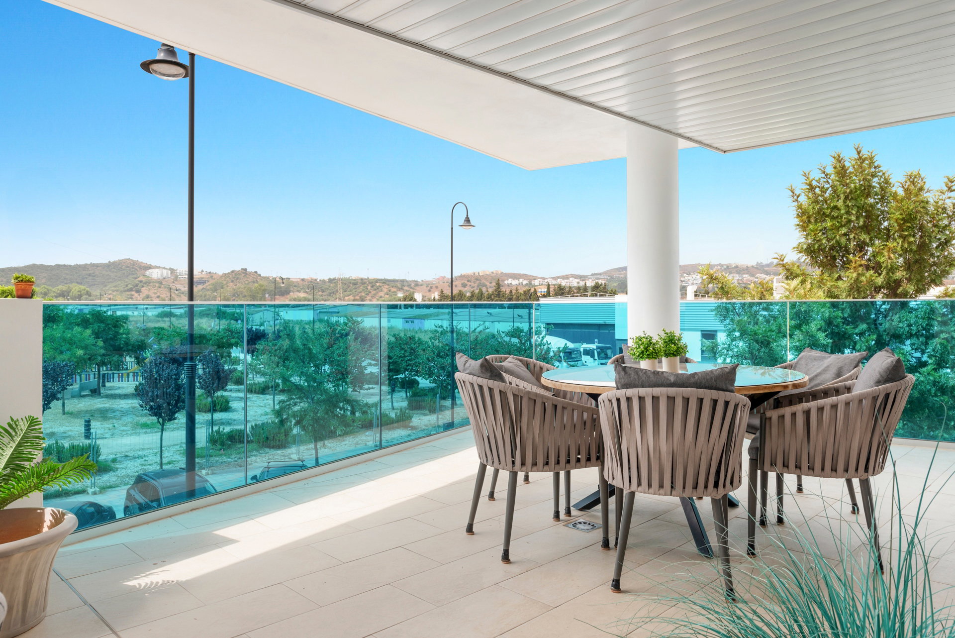 Moderno apartamento de 2 dormitorios con gran terraza, piscina y gimnasio