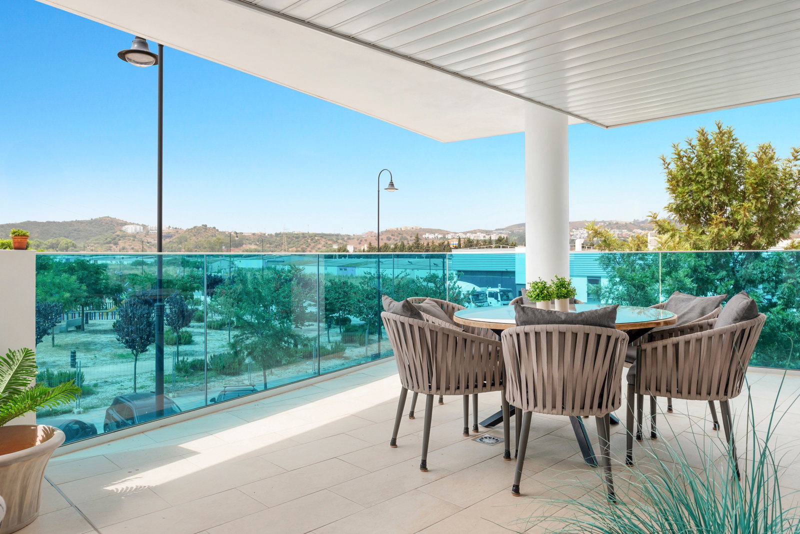 Moderno apartamento de 2 dormitorios con gran terraza, piscina y gimnasio